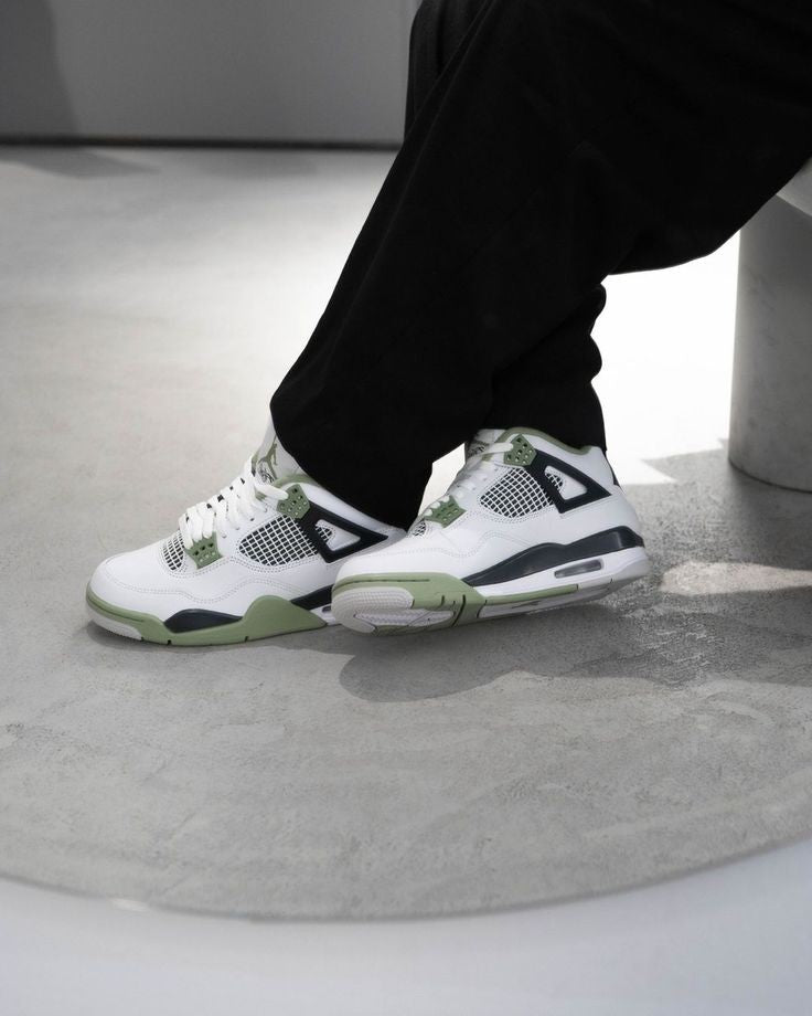 JORDAN RETRO 4 SEAFOAM GREEN