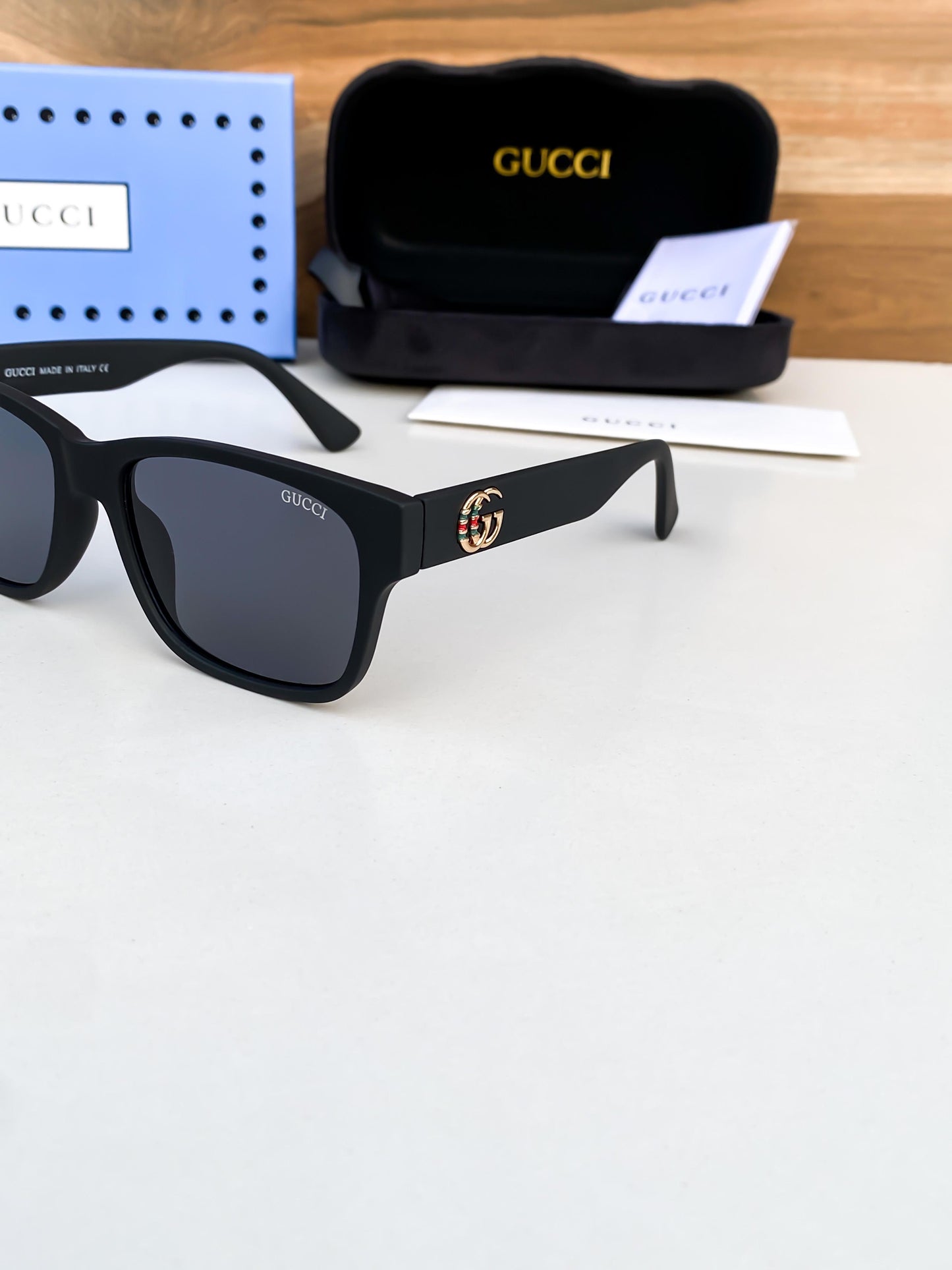 GUCCI BLACK SUNGLASS