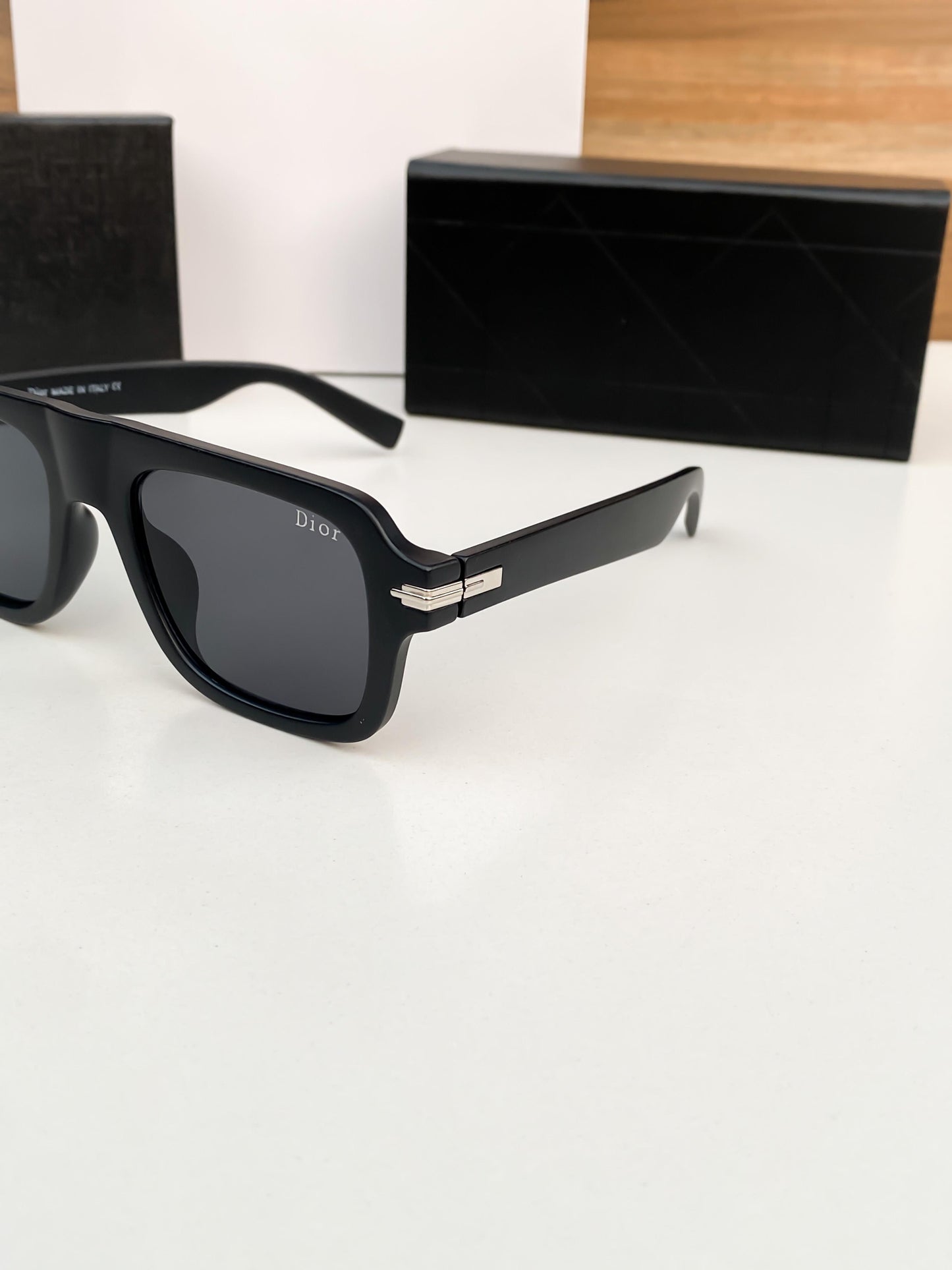 DIOR PREMIUM SUNGLASS
