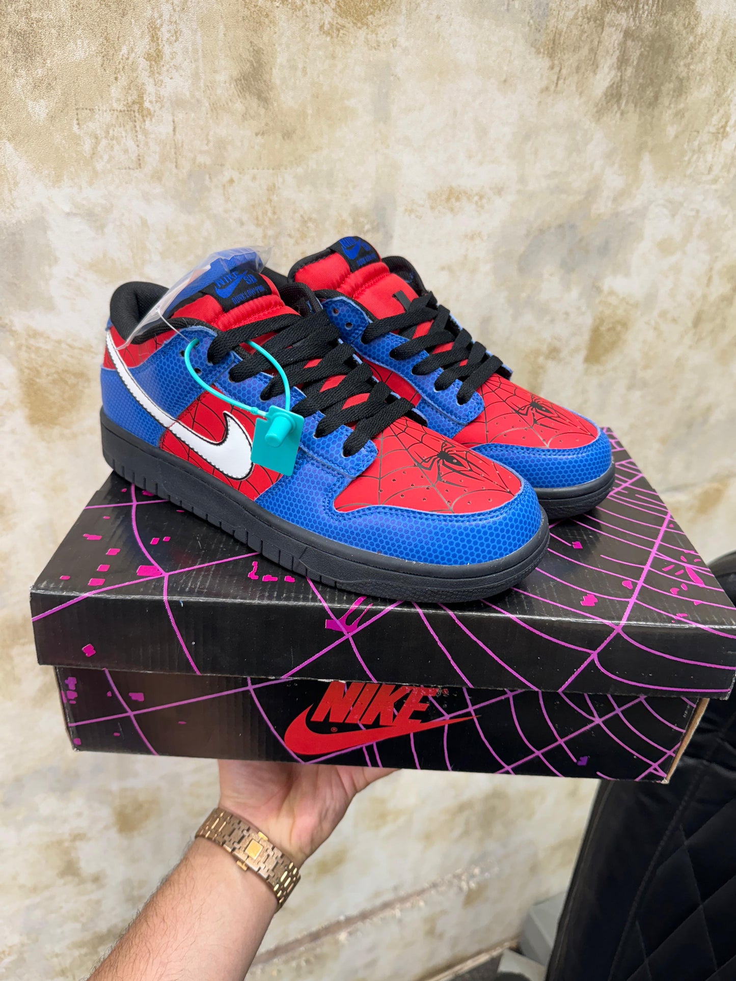 NIKE DUNK LOW X SPIDERMAN