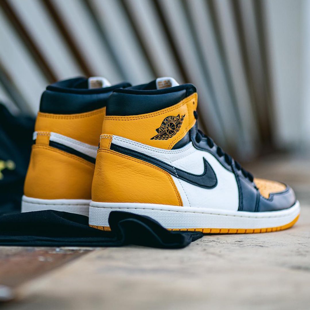 AIR JORDAN RETRO 1 HIGH TAXI U.A