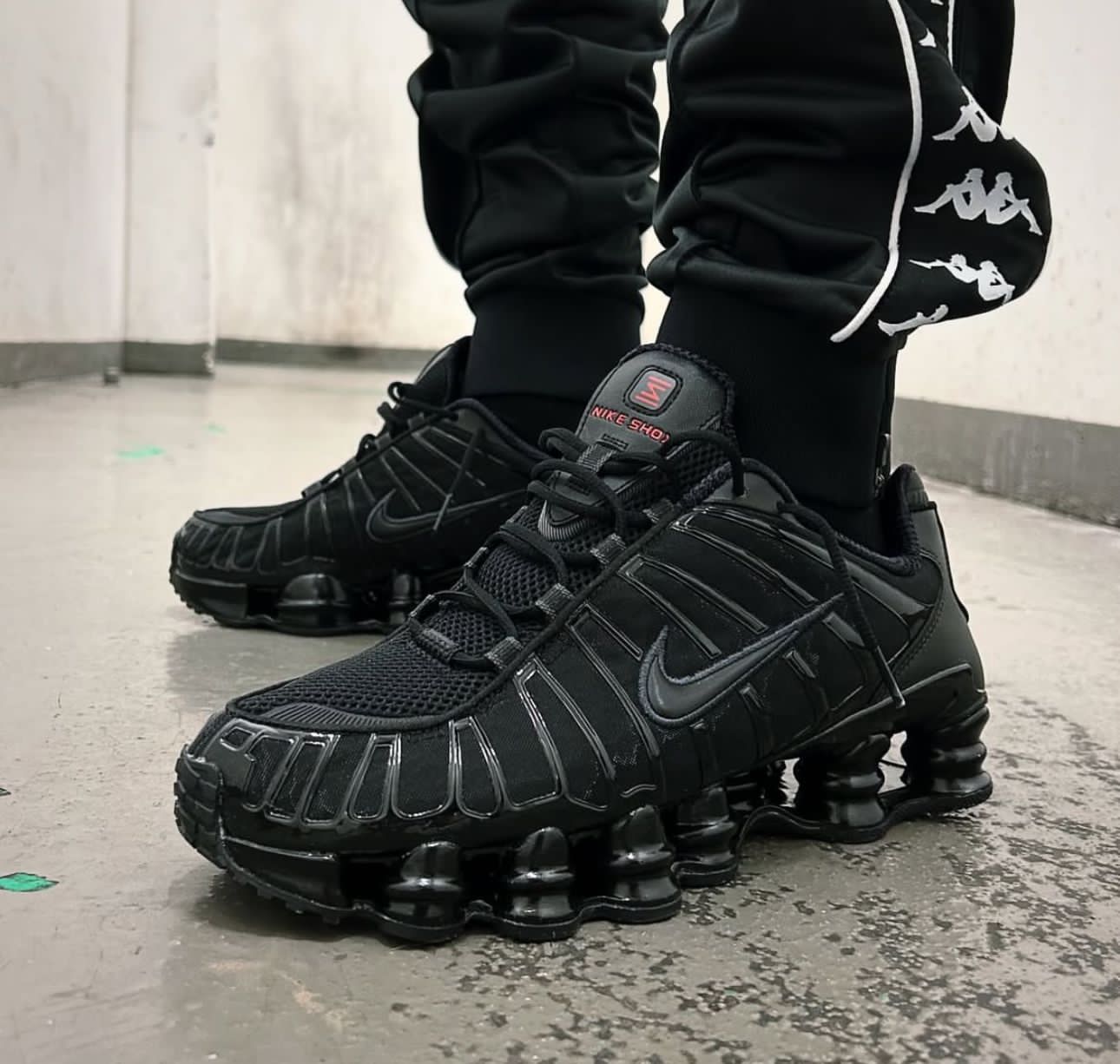 NIKE AIRMAX SHOX TL TRIPPLE BLACK
