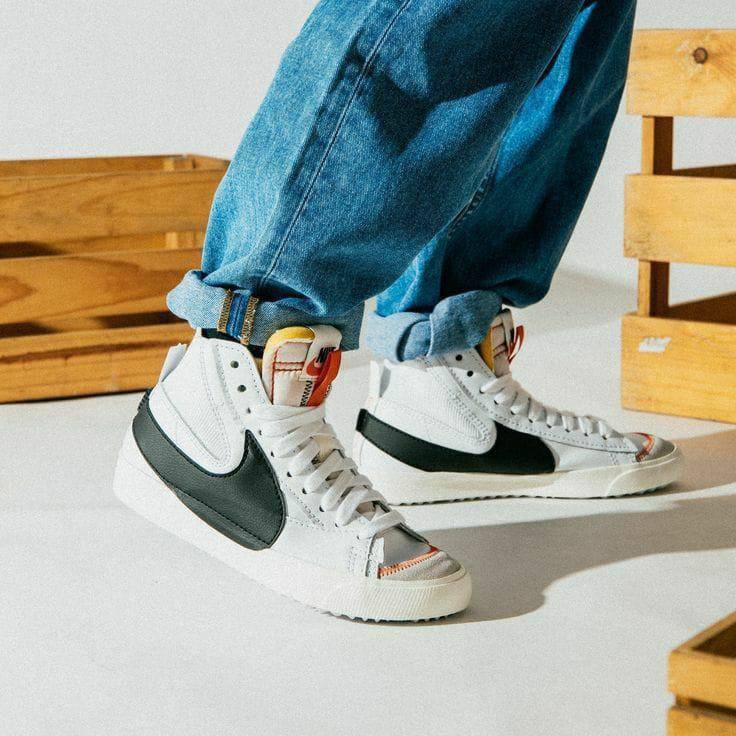 NIKE BLAZER MID 77 JUMBO