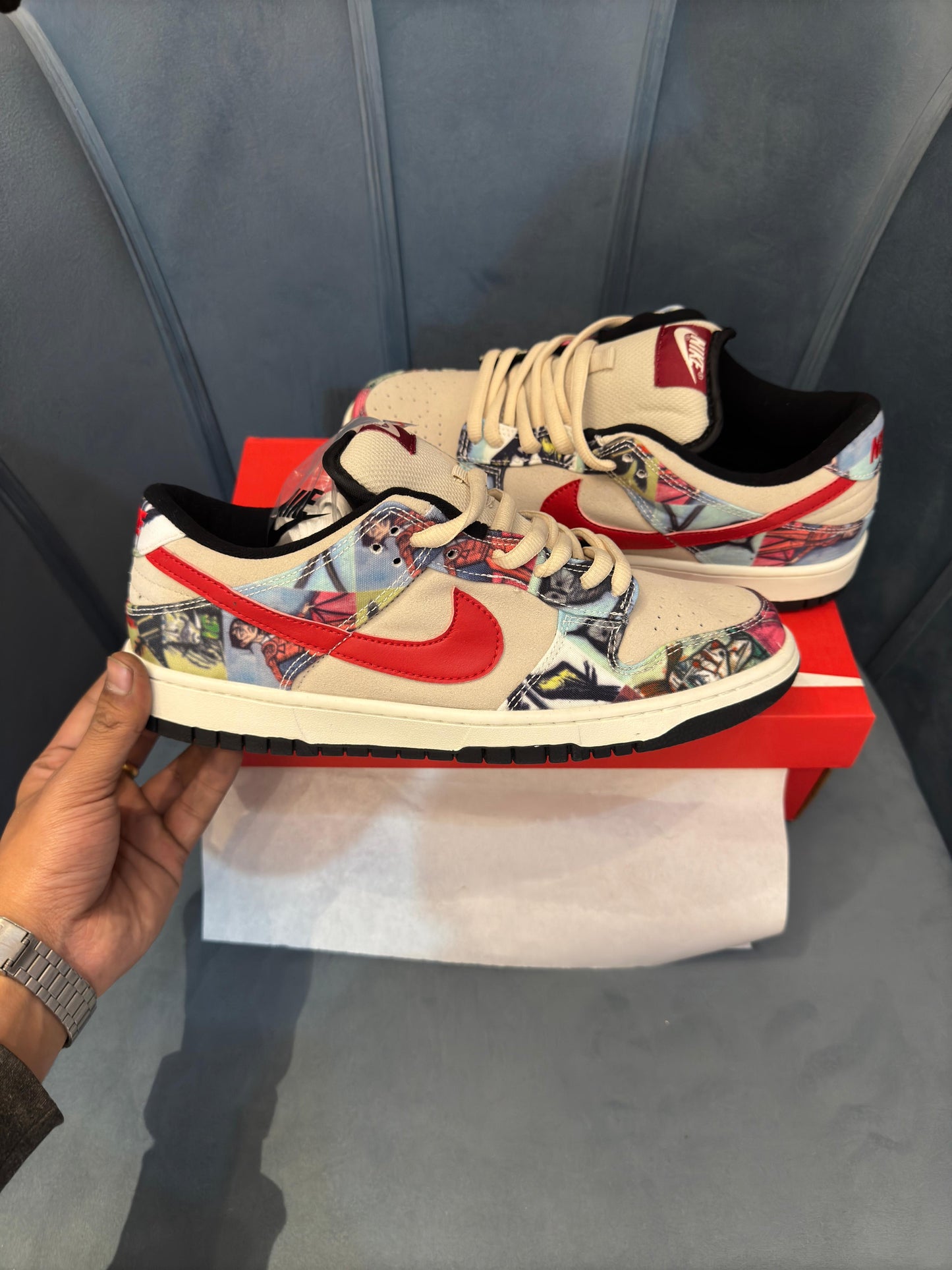 NIKE SB DUNK LOW PARIS U.A