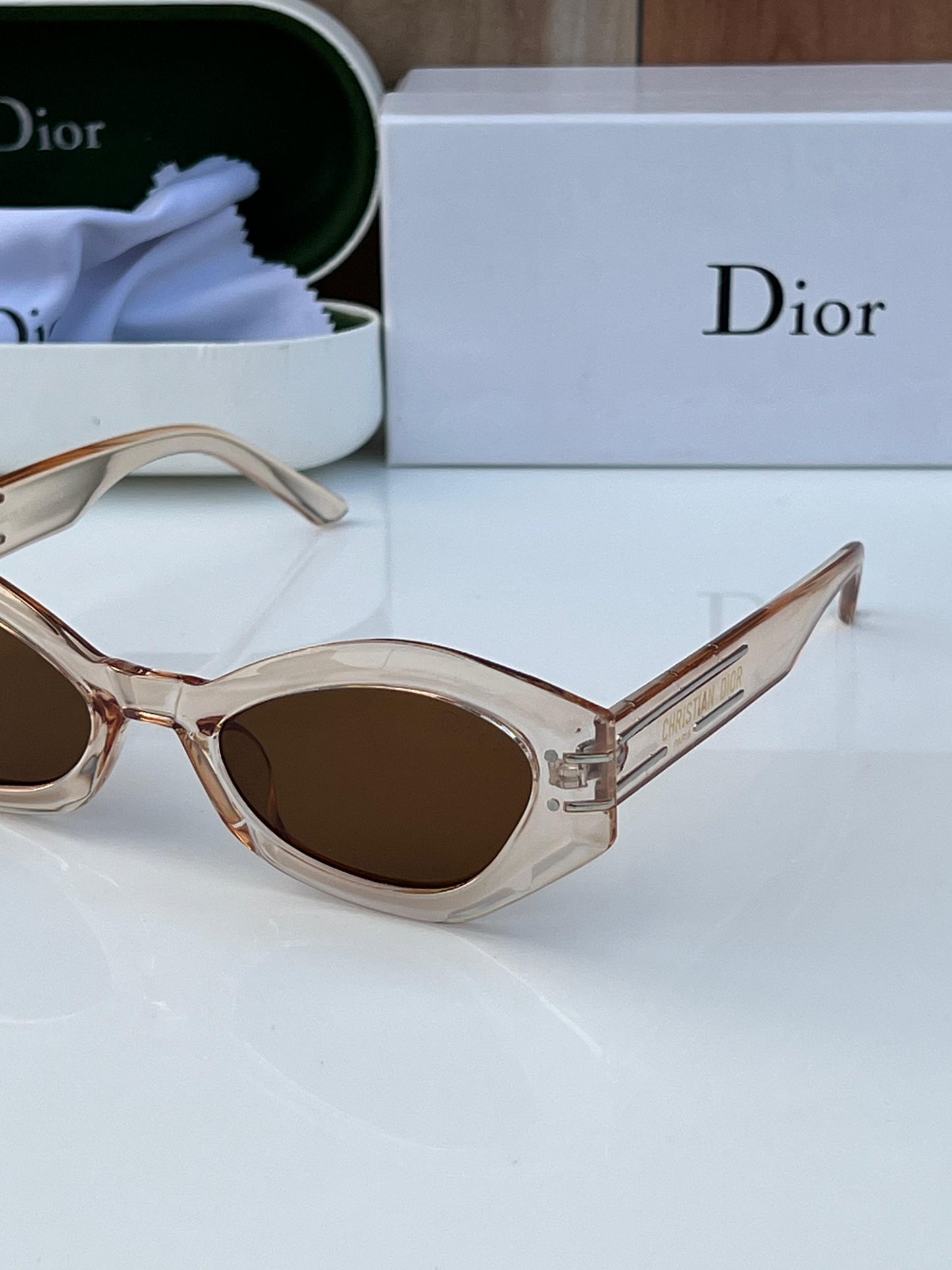 DIOR SUNGLASS