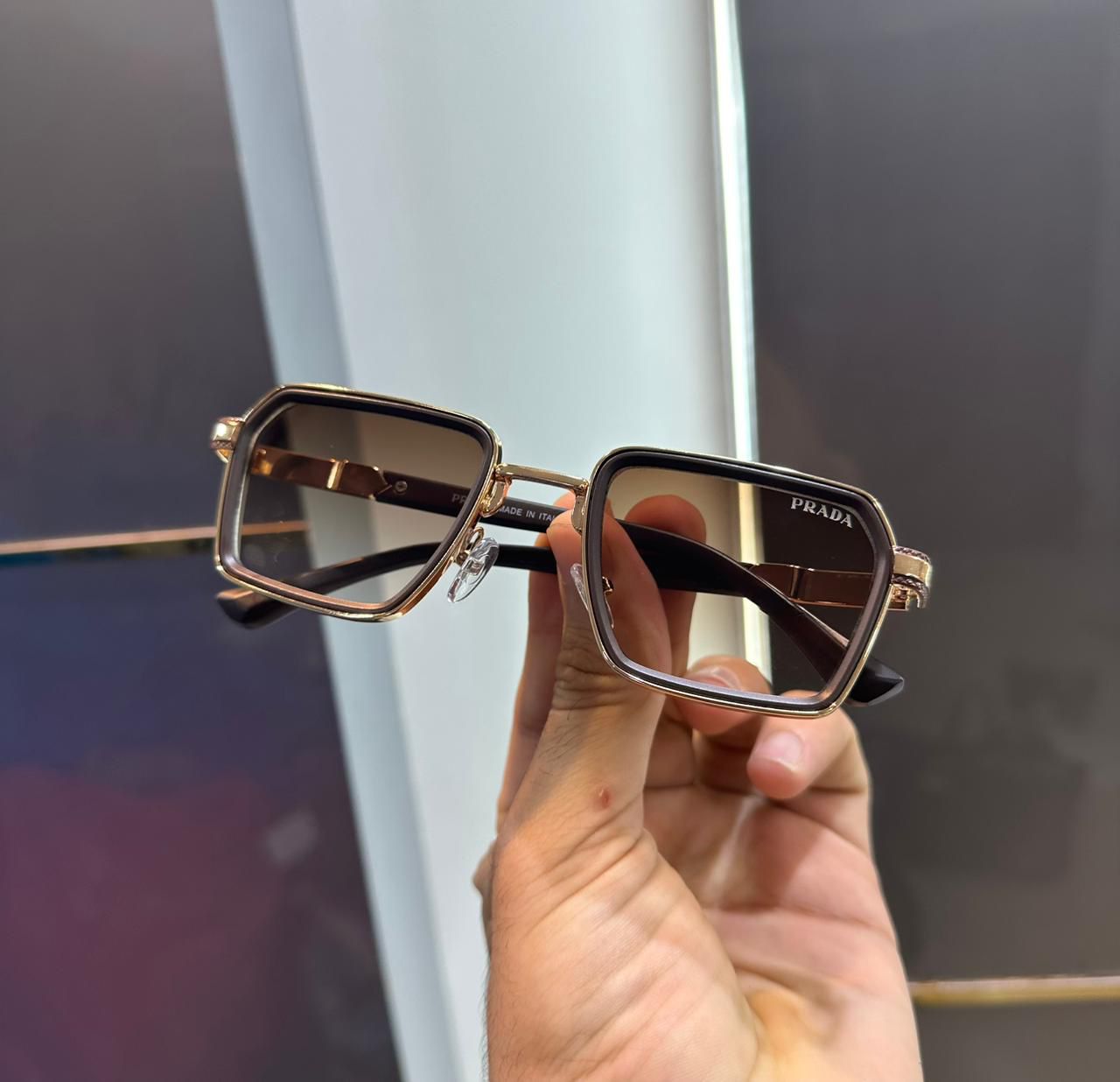 PRADA SUNGLASS