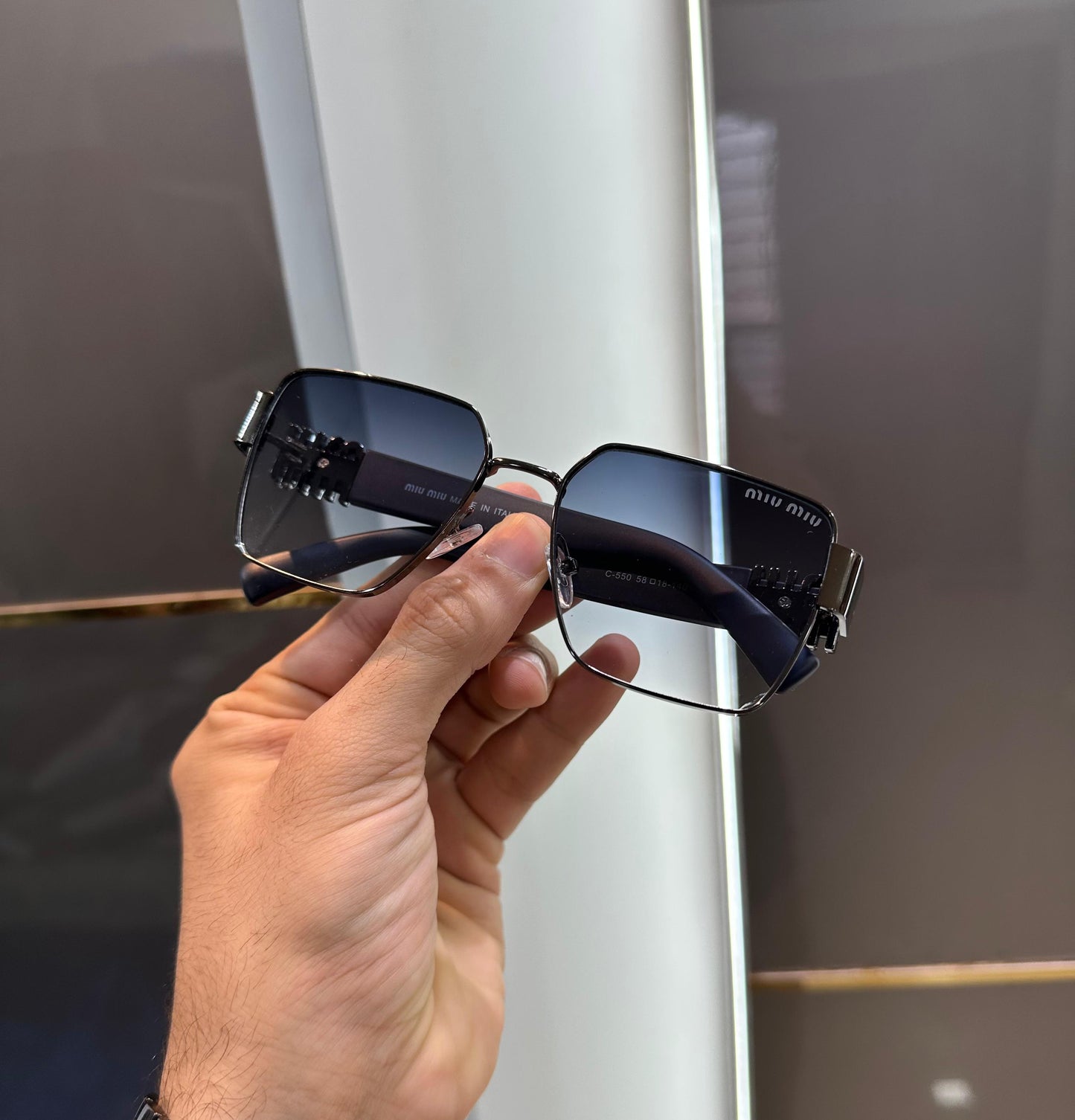 MIU MIU SUNGLASS
