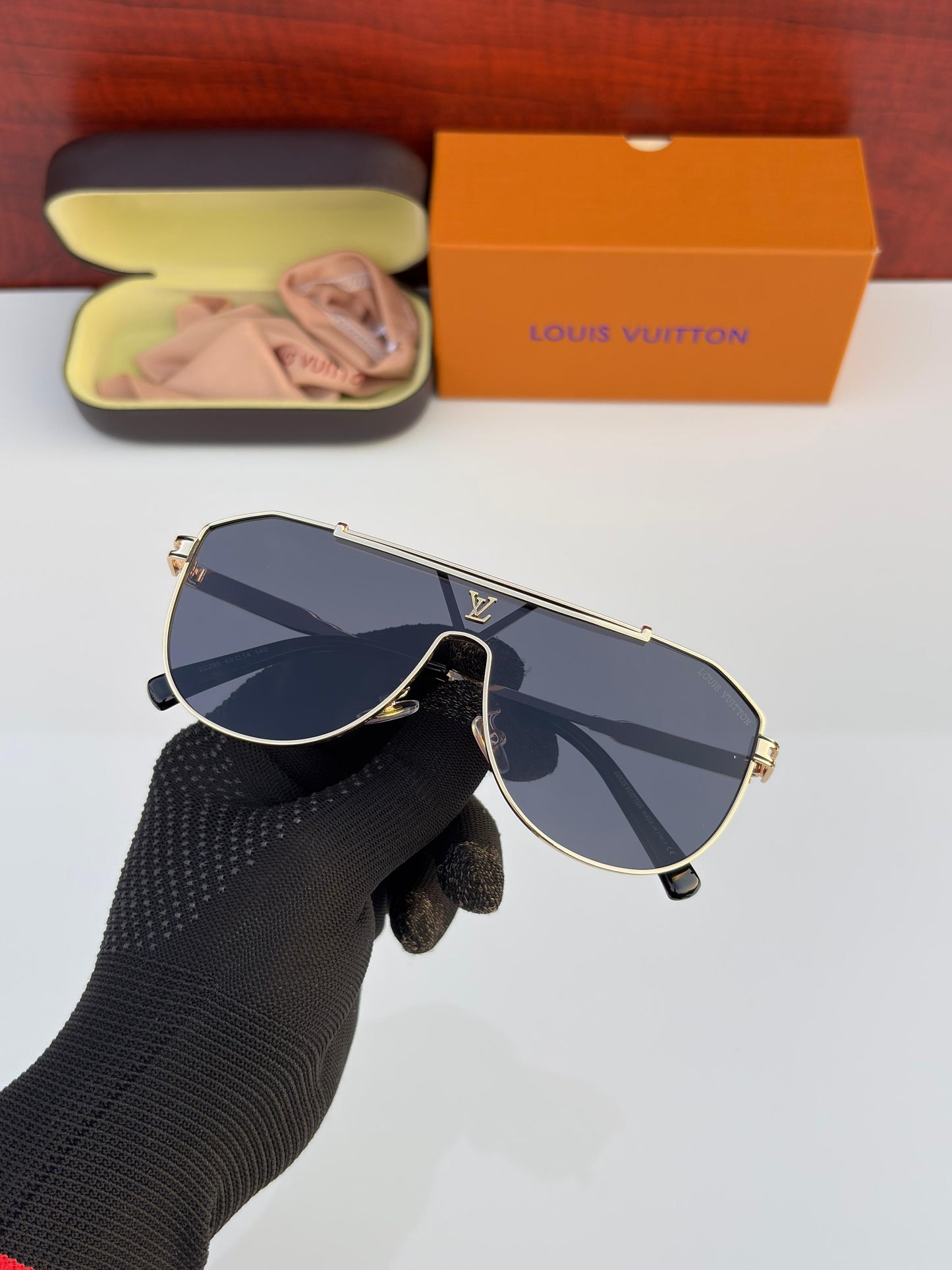 LOUIS VUITTON SUNGLASS