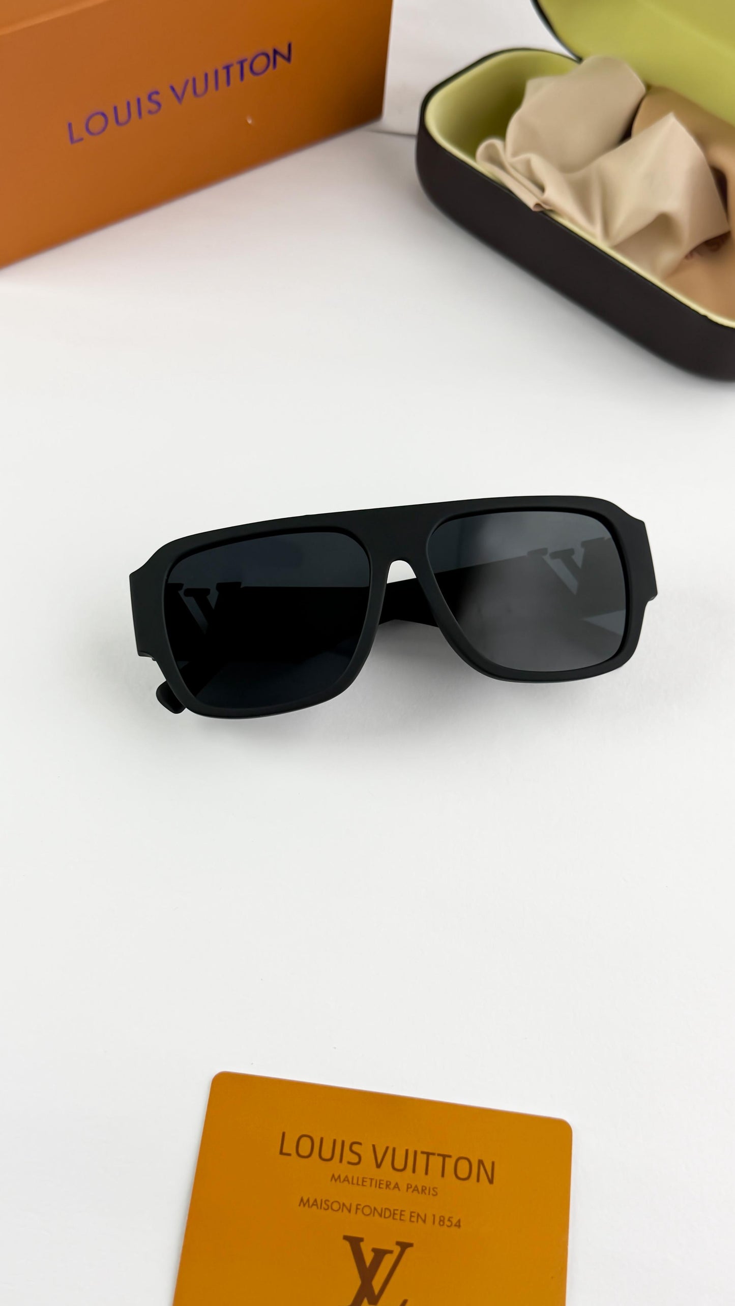 LOUIS VUITTON SUNGLASS