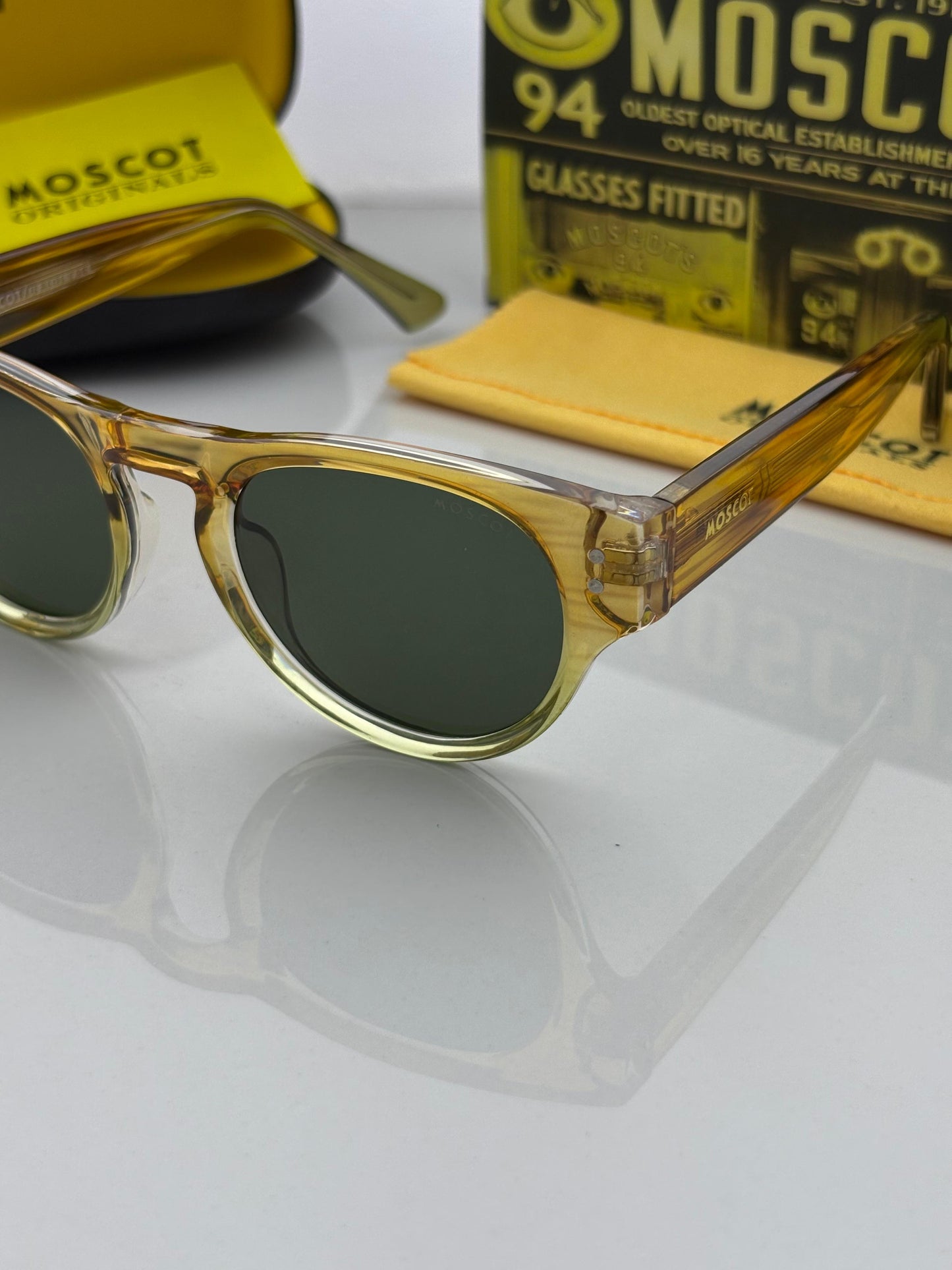 MOSCOT SUNGLASS