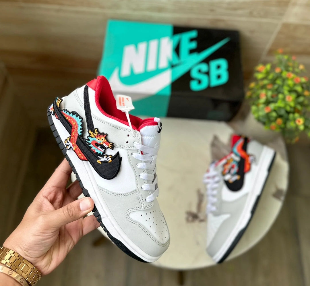 NIKE DUNK lOW X YEAR OF DRAGON