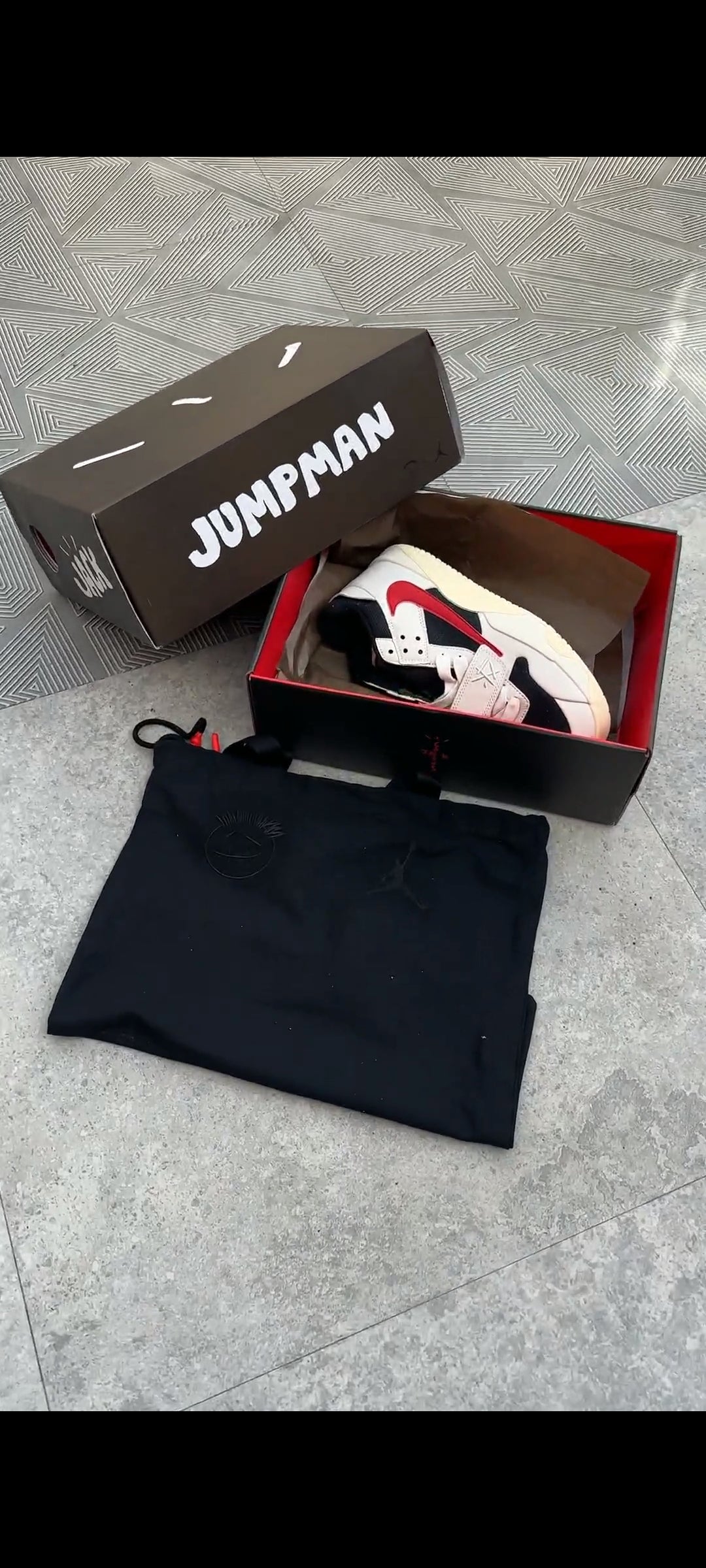 TRAVIS SCOTT X NIKE AIR JORDAN JUMPMAN JACK TR UNIVERSITY RED