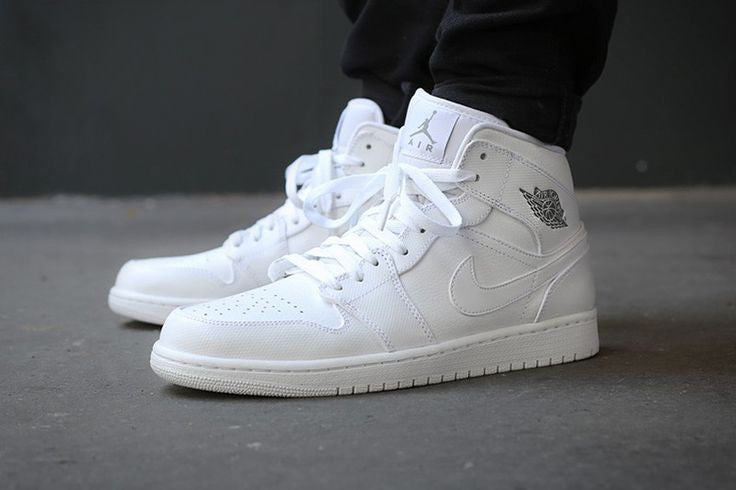 AIR JORDAN 1 HIGH WHITE