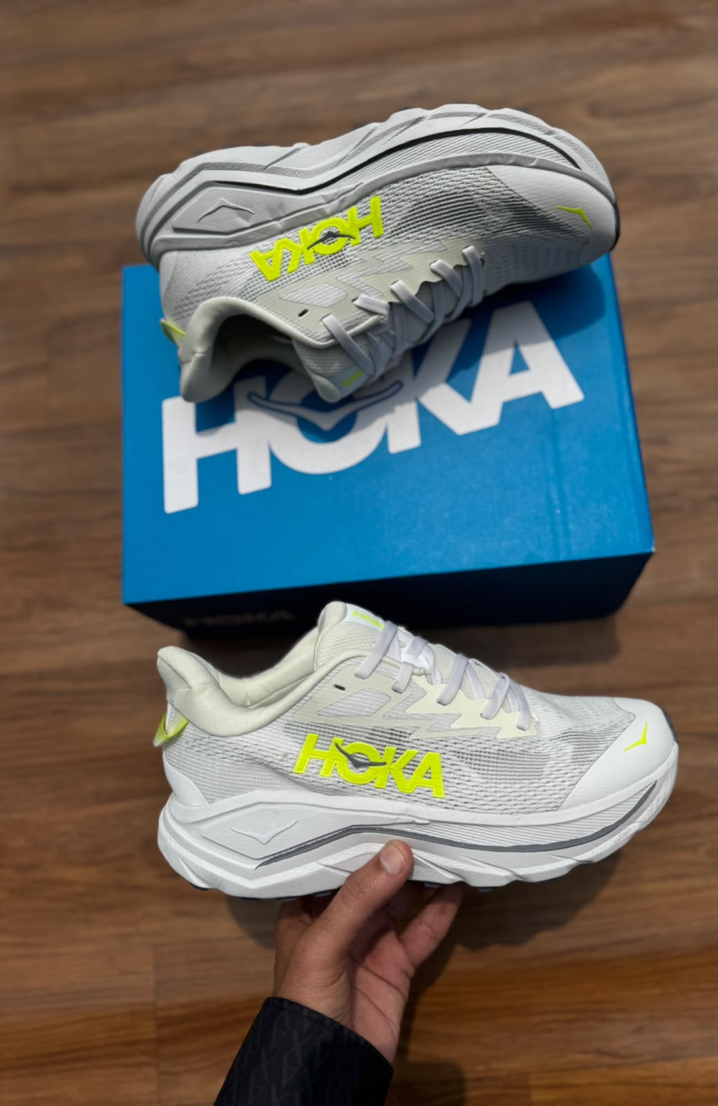 HOKA CHALLENGER 8
