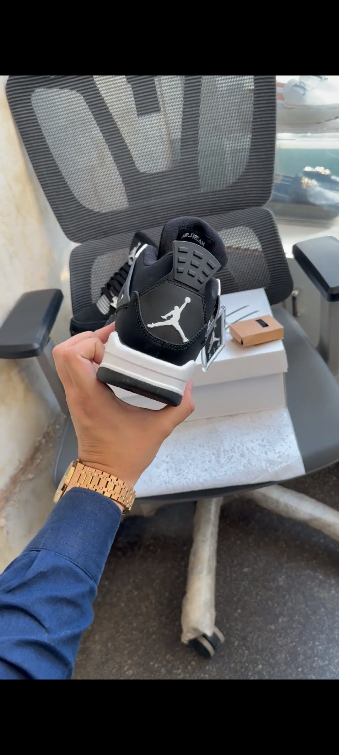 AIR JORDAN 4 WHITE THUNDER U.A