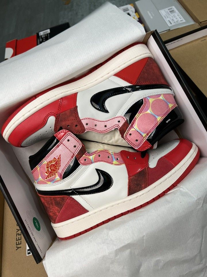 AIR JORDAN 1 x MARVEL SPIDERMAN ACROSS THE SPIDER VERSE U.A