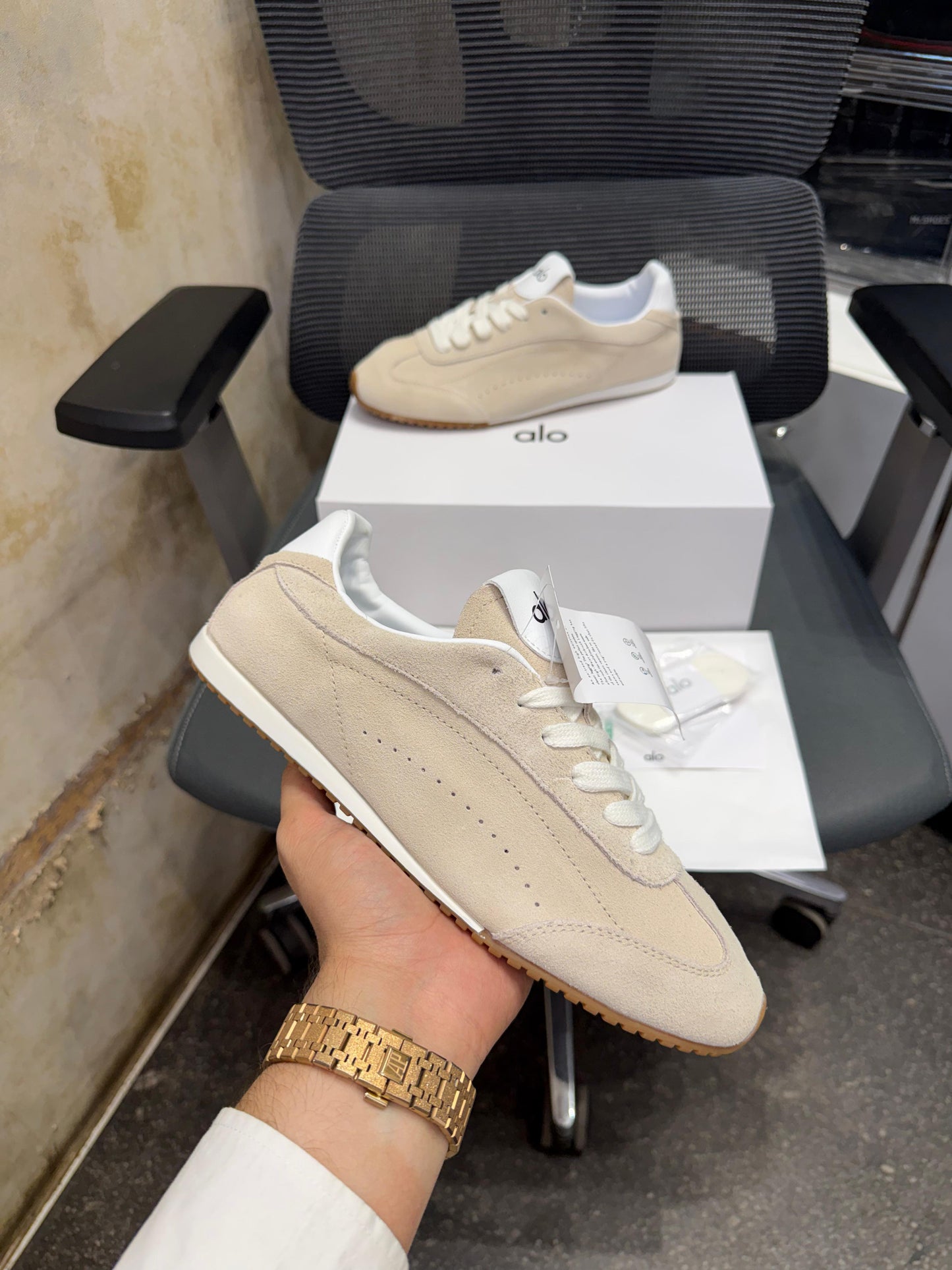 ALO YOGO SUNSET SUEDE SNEAKERS