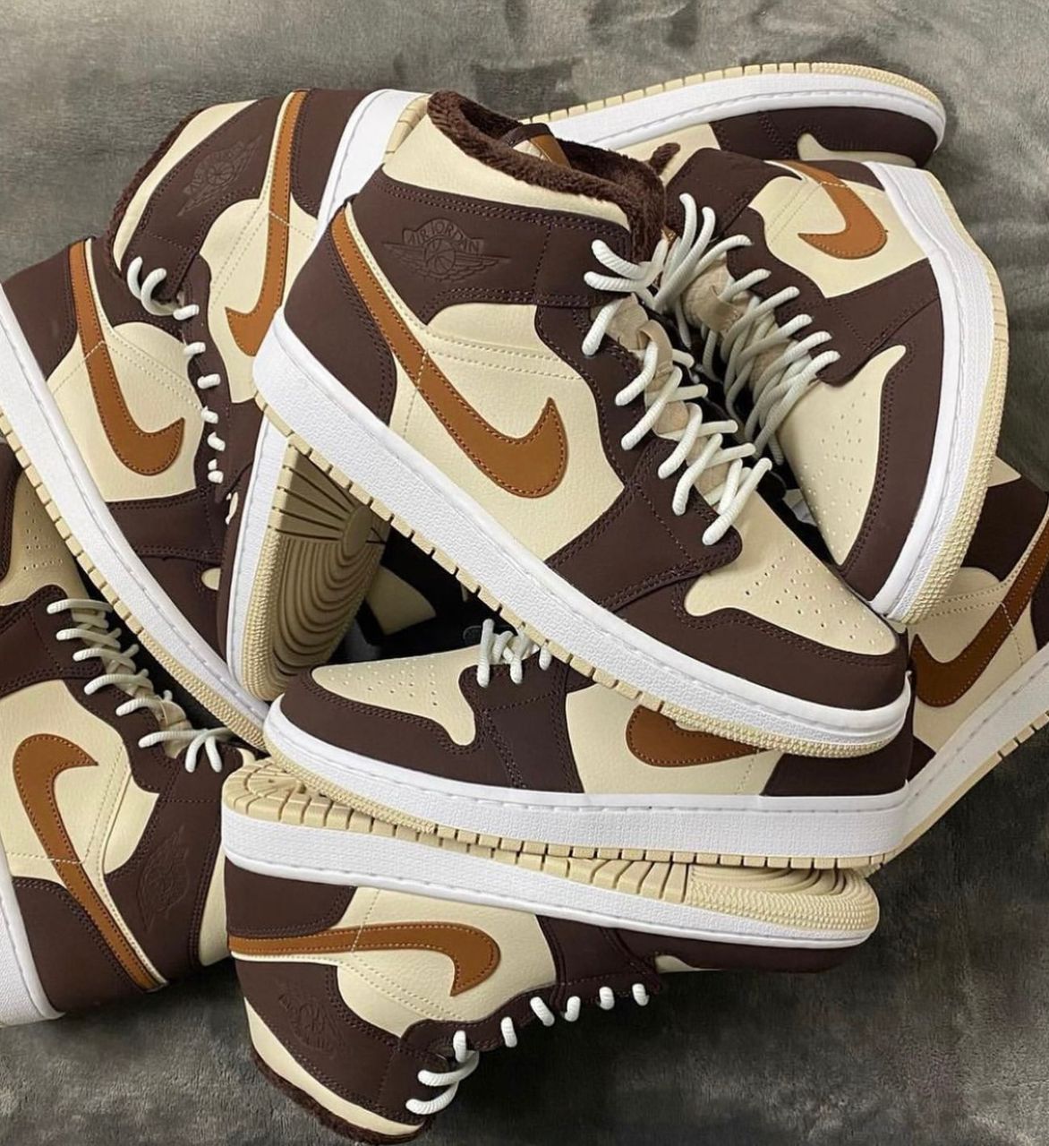 AIR JORDAN 1 MID SE BROWN BASALT MOCHA