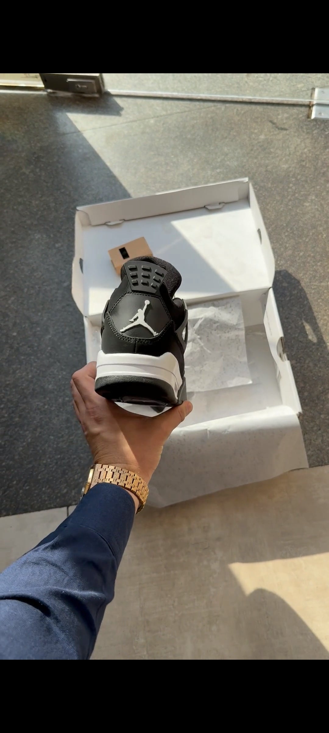 AIR JORDAN 4 WHITE THUNDER U.A