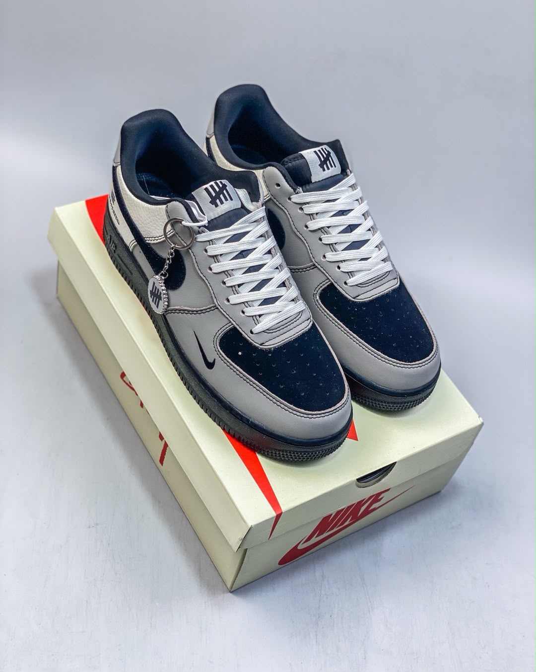 NIKE AIRFORCE 1 07 UNDEFEATED