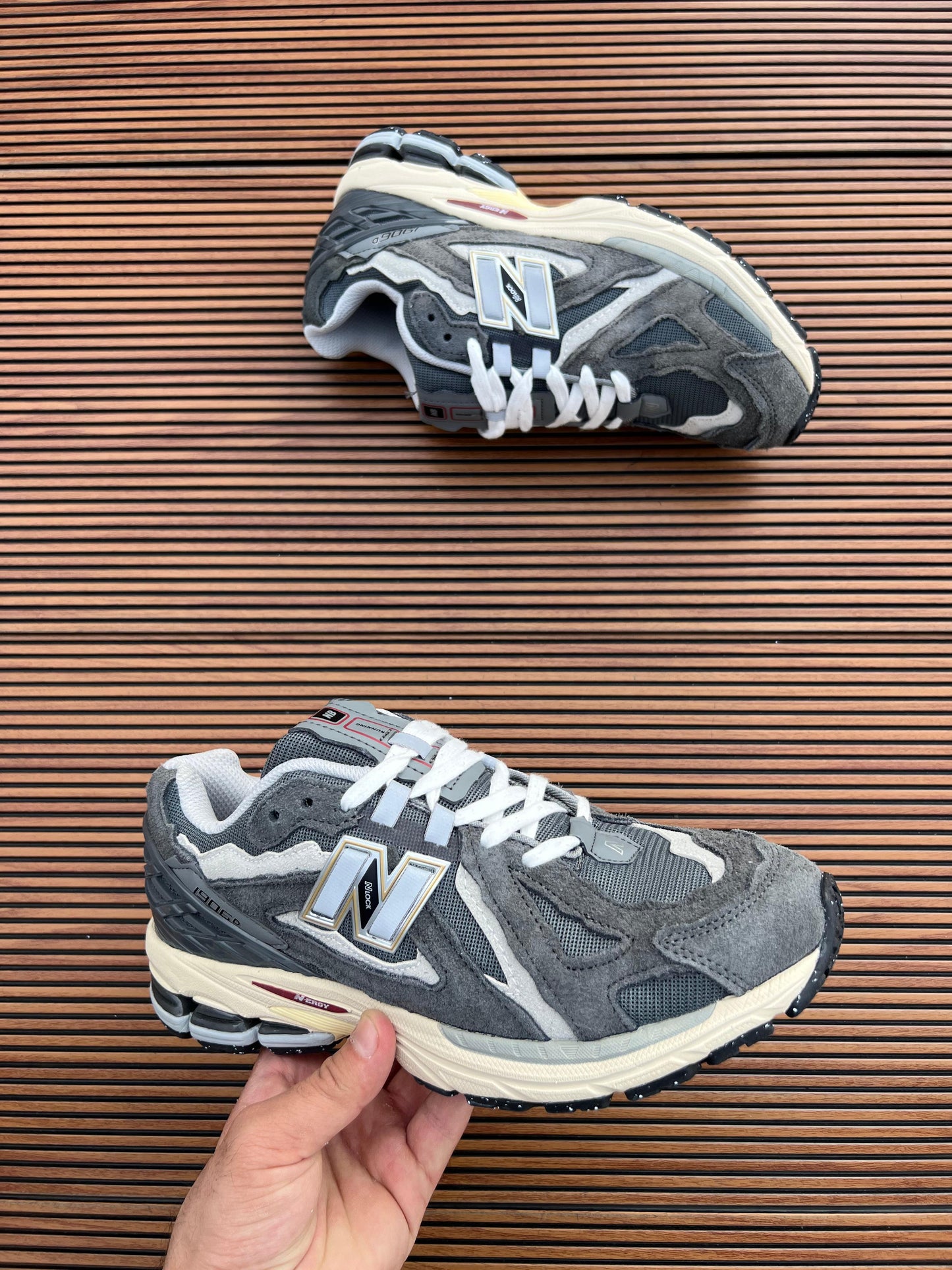 NEW BALANCE 1906 D