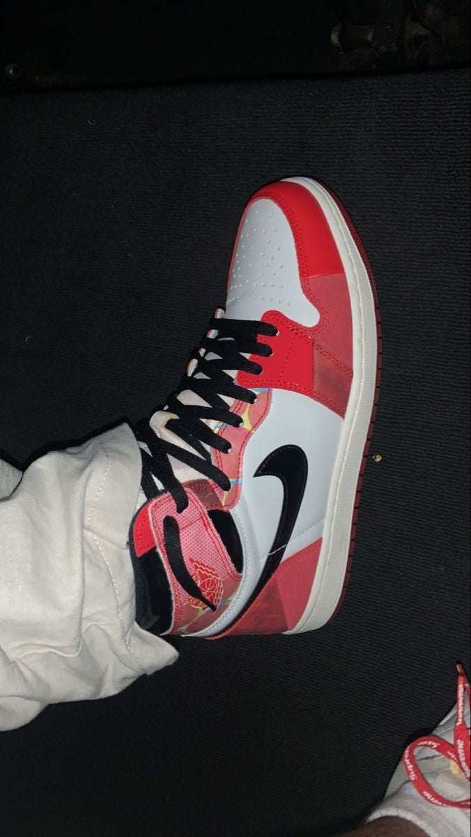 AIR JORDAN 1 x MARVEL SPIDERMAN ACROSS THE SPIDER VERSE U.A