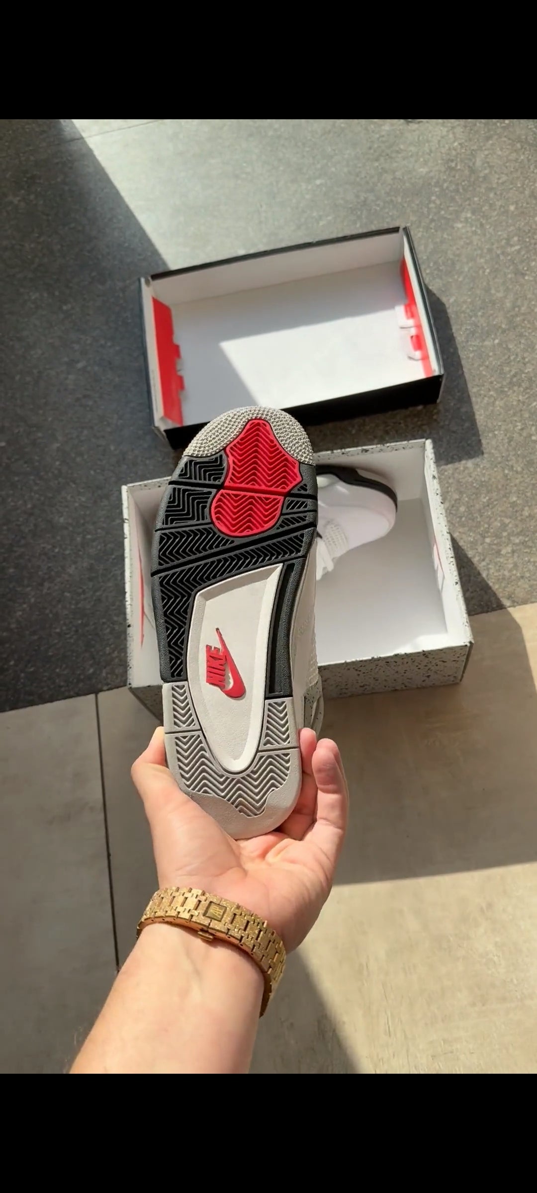 AIR JORDAN RETRO 4 WHITE CEMENT U.A