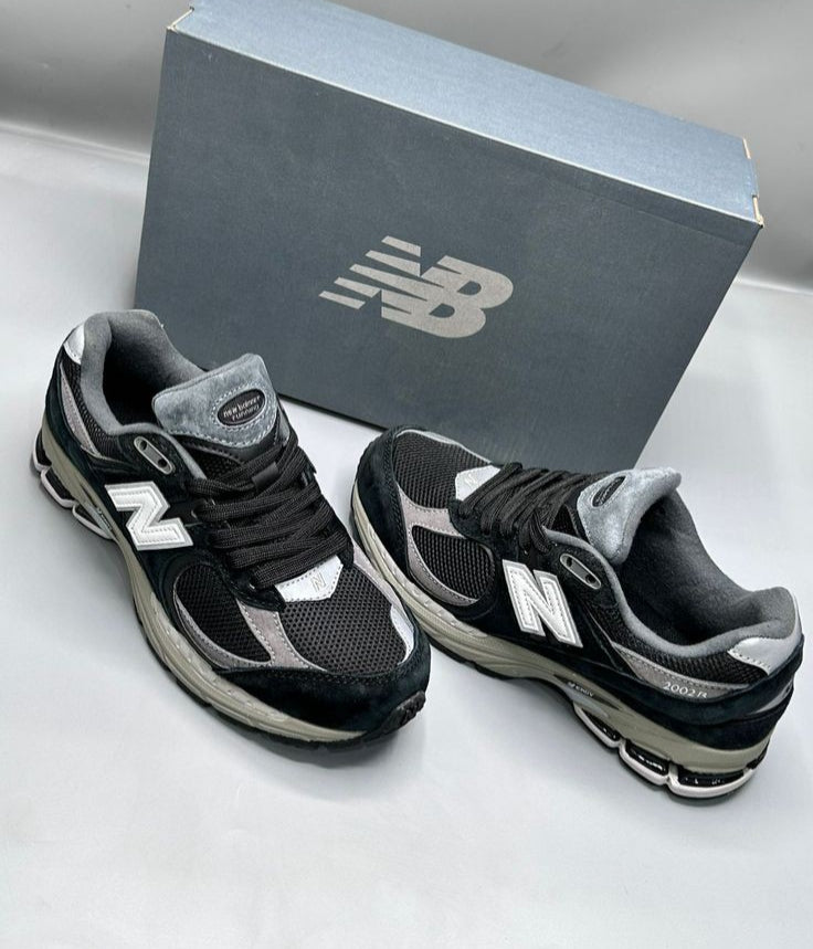 NEW BALANCE 2002R SHADOW BLACK