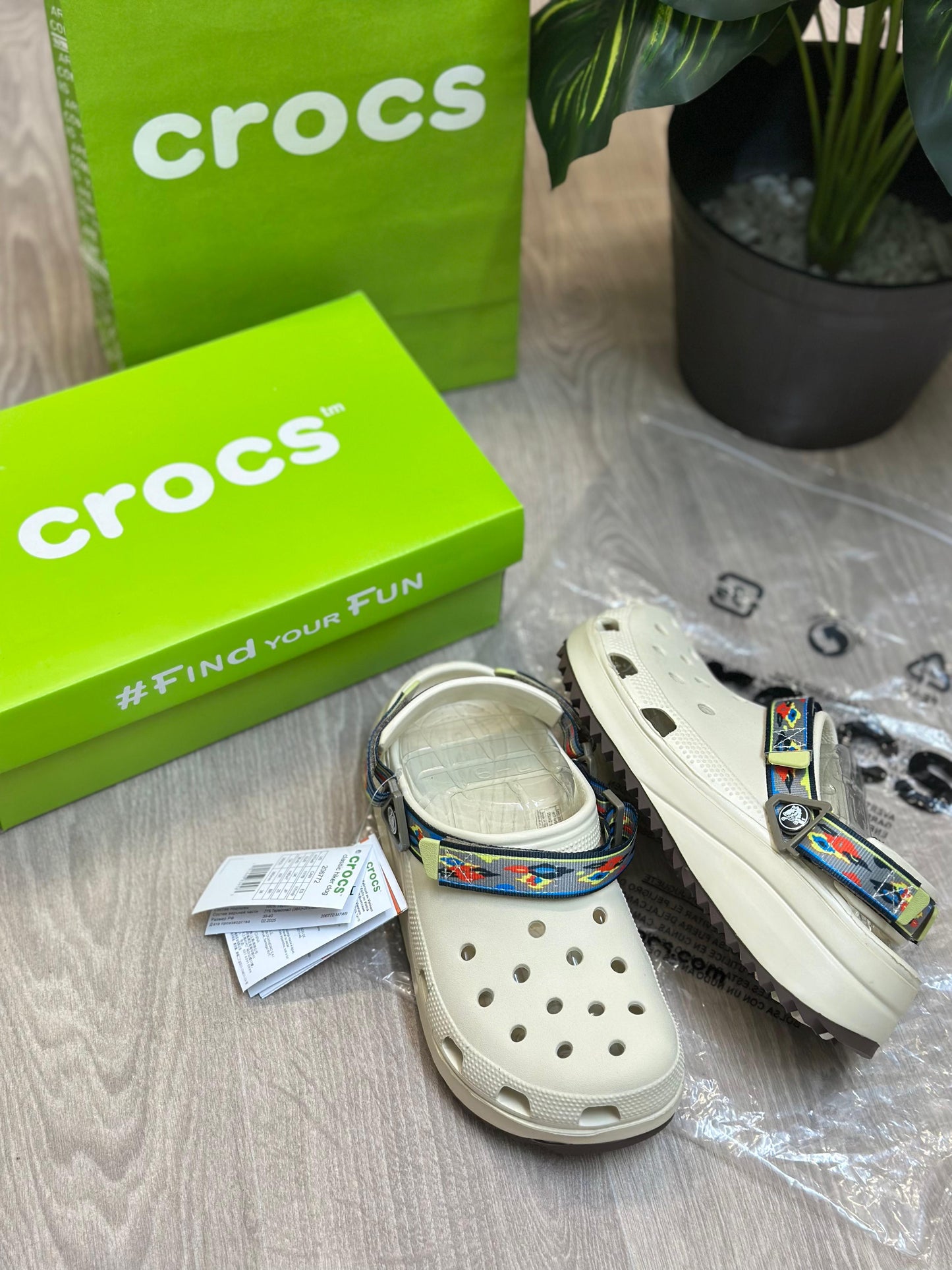 CROCS CLASSIC HIKER IKAT CLOGS
