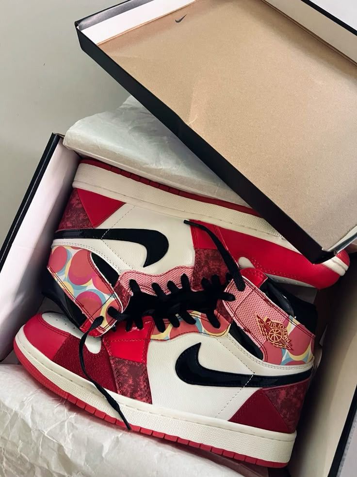 AIR JORDAN 1 x MARVEL SPIDERMAN ACROSS THE SPIDER VERSE U.A
