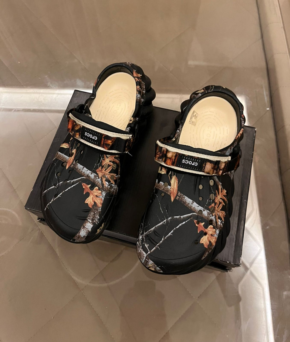 CROCS