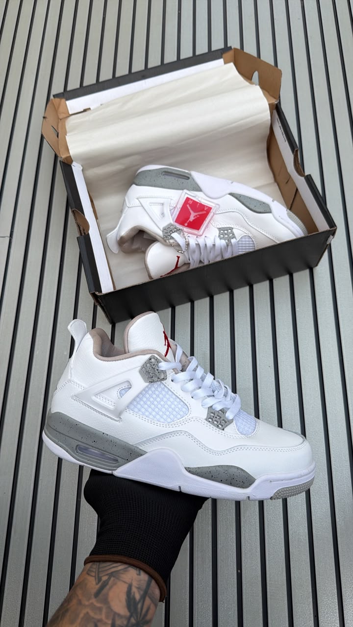 AIR JORDAN RETRO 4