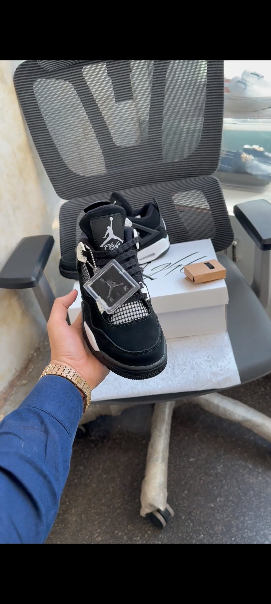 AIR JORDAN 4 WHITE THUNDER U.A