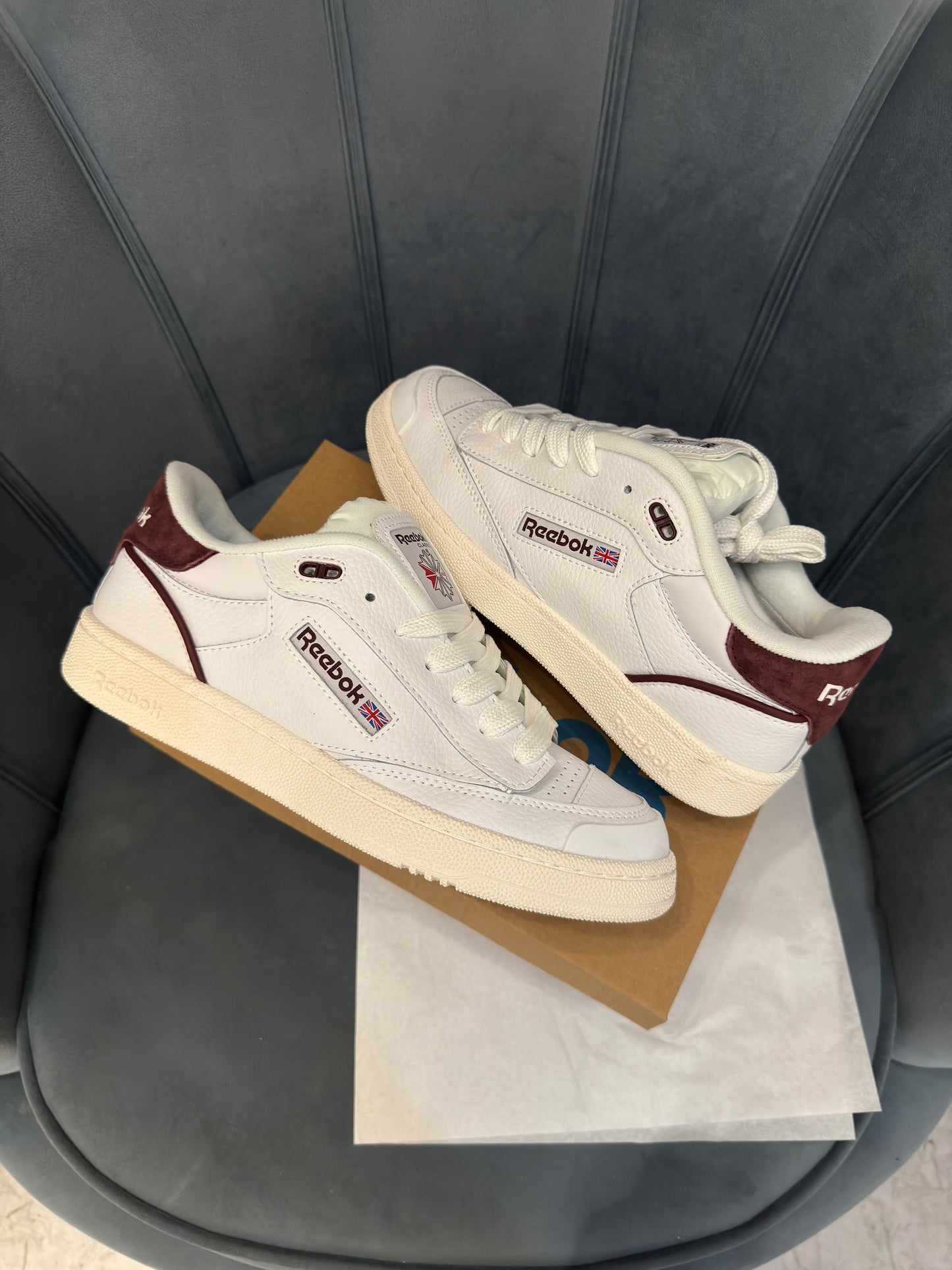 REEBOK CLASSIC WHITE WINE