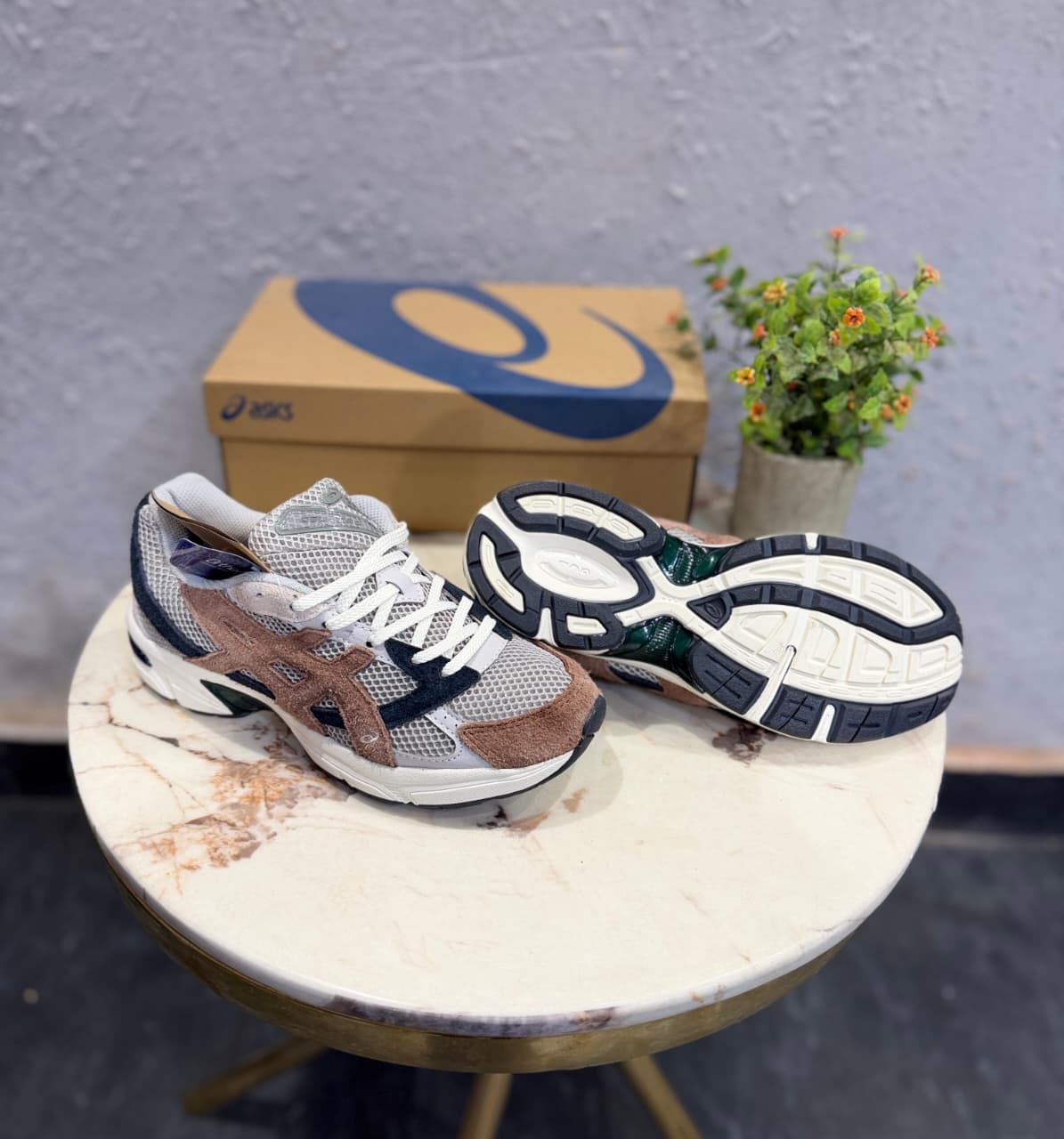 ASICS NYC GEL HAL STUDIO