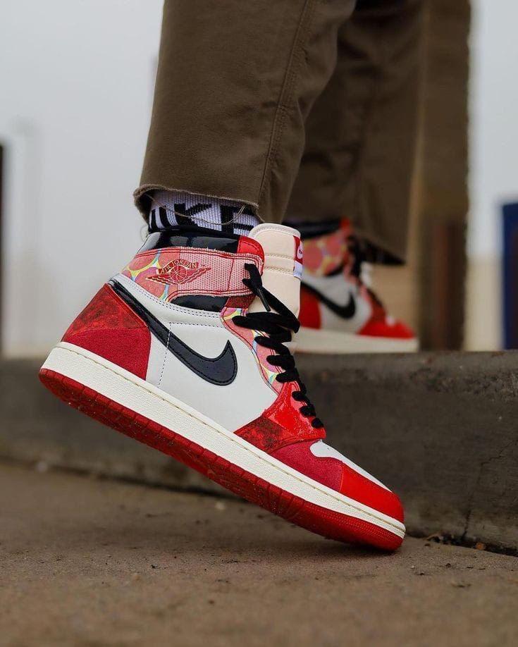 AIR JORDAN 1 x MARVEL SPIDERMAN ACROSS THE SPIDER VERSE U.A