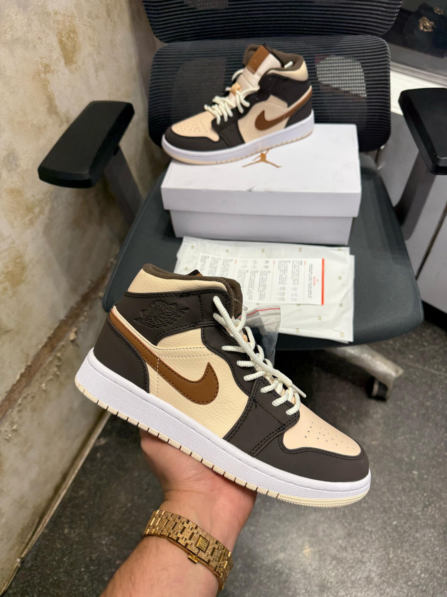 AIR JORDAN 1 MID SE BROWN BASALT MOCHA