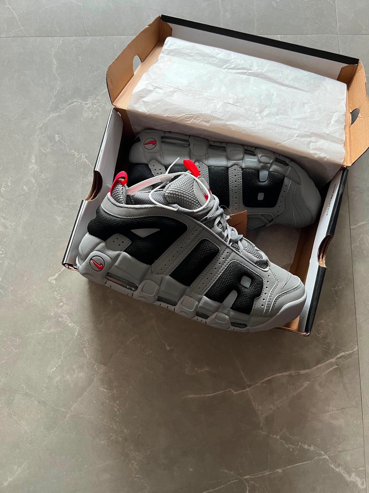 NIKE AIR UPTEMPO 2026