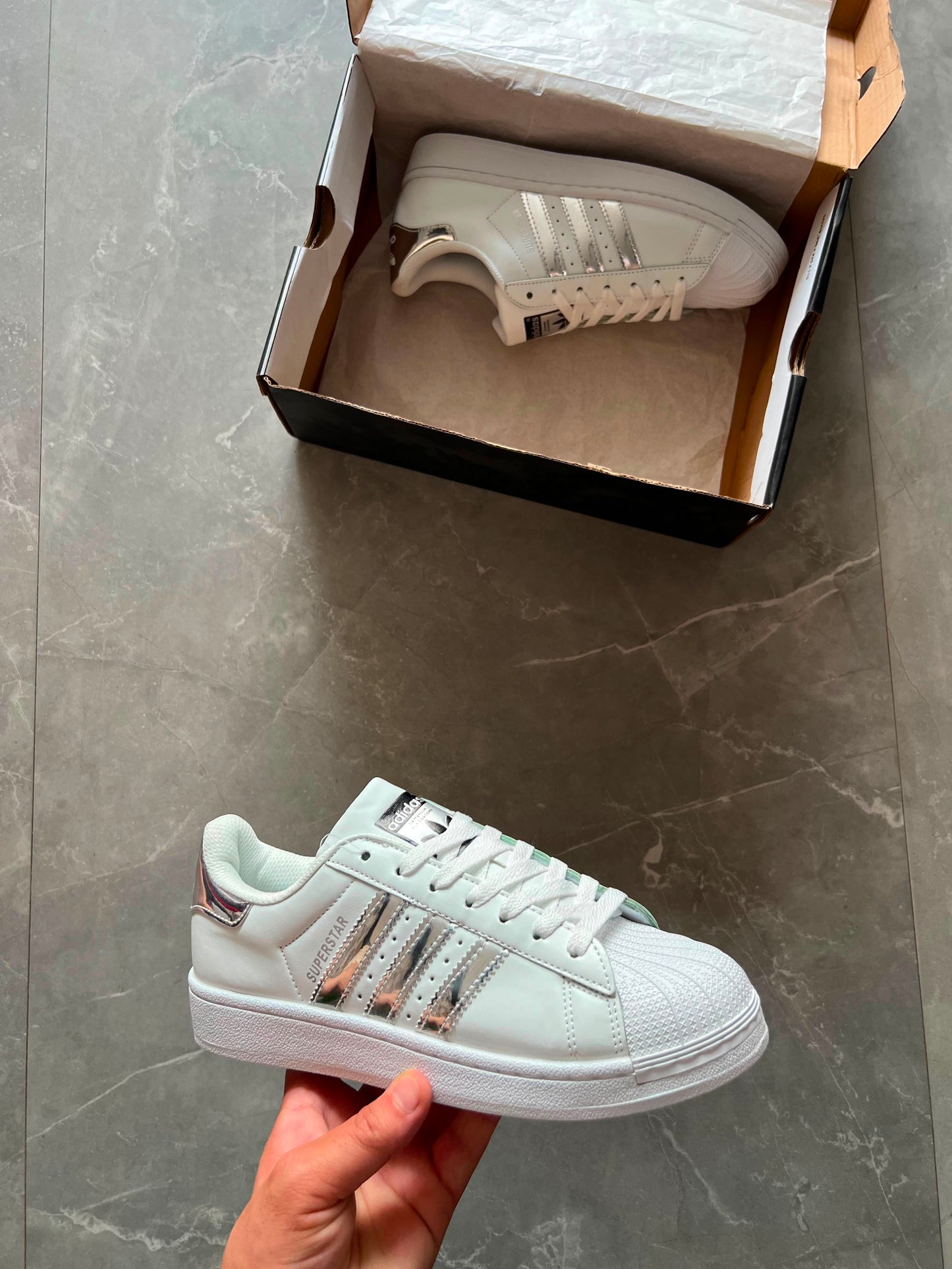 ADIDAS ORIGINALS SUPERSTAR