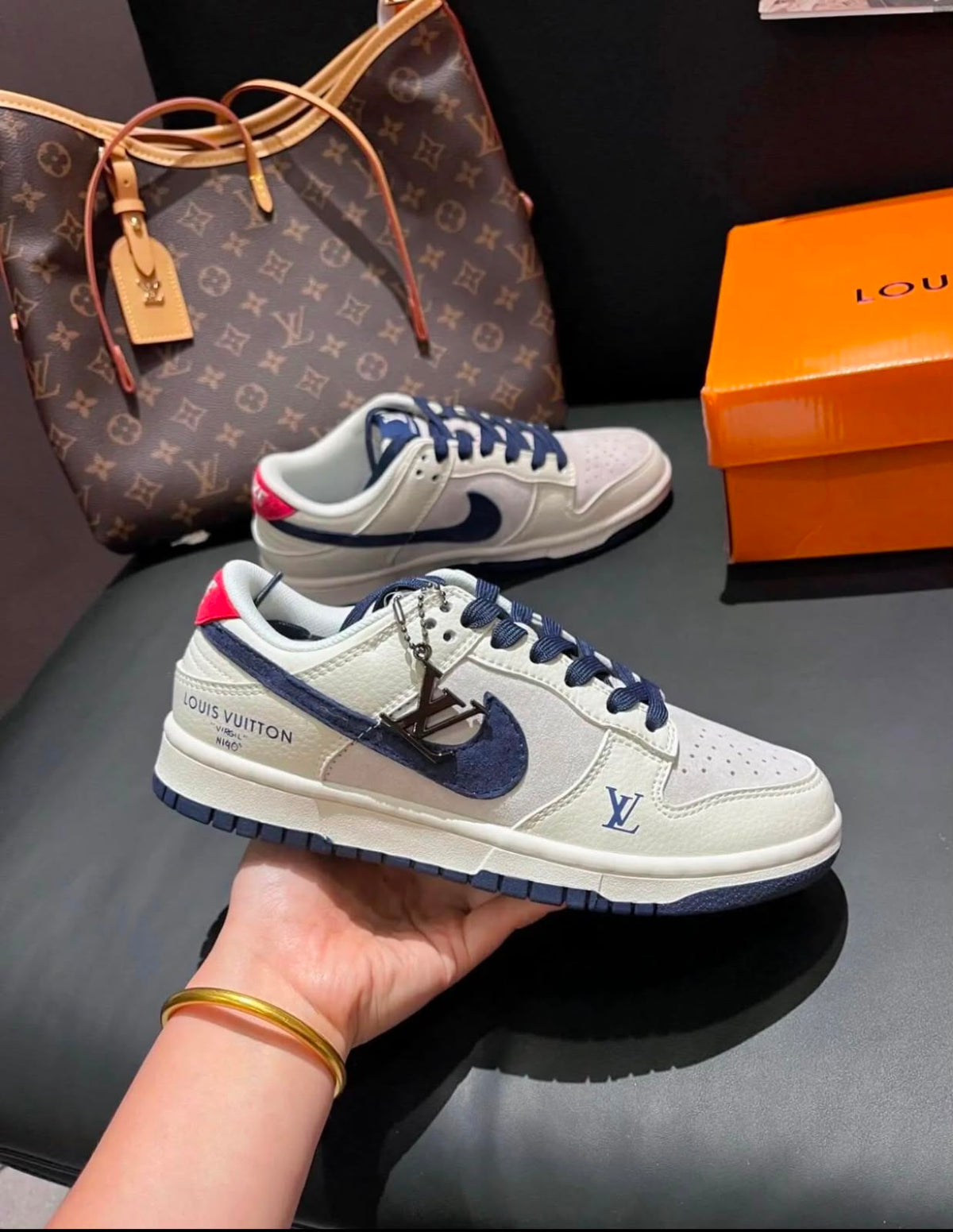 LOUIS VUITTON X NIKE SB DUNK LOW NAVY