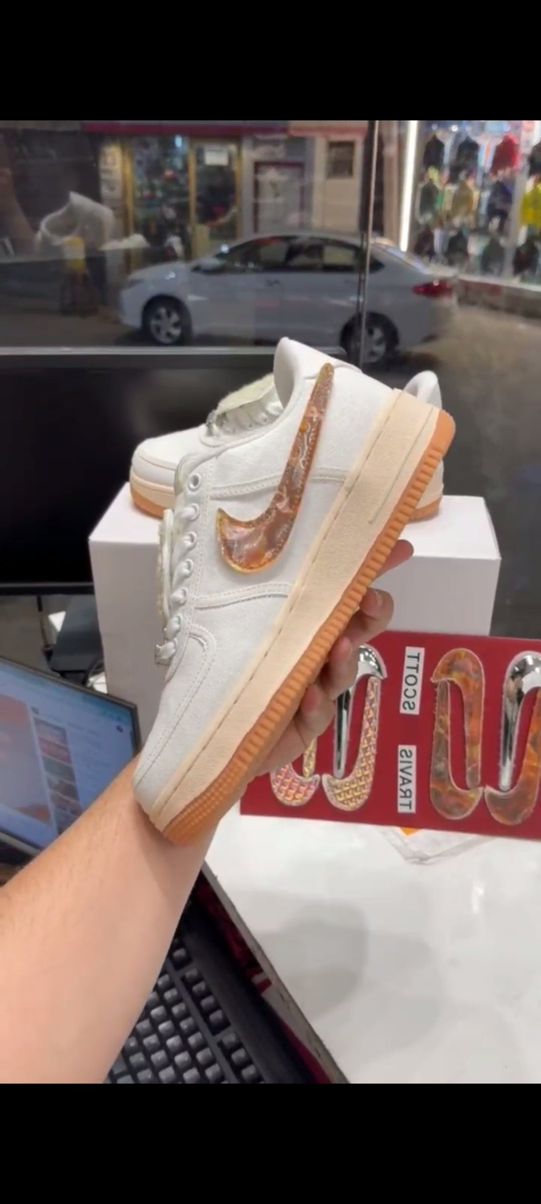 NIKE AIRFORCE 1 LOW X TRAVIS SCOTT SAIL