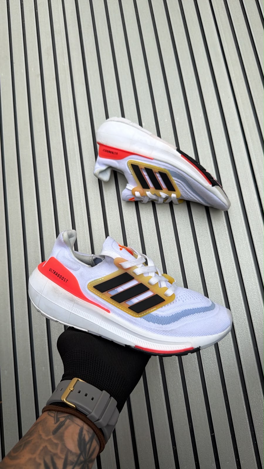 ADIDAS ULTRABOOST