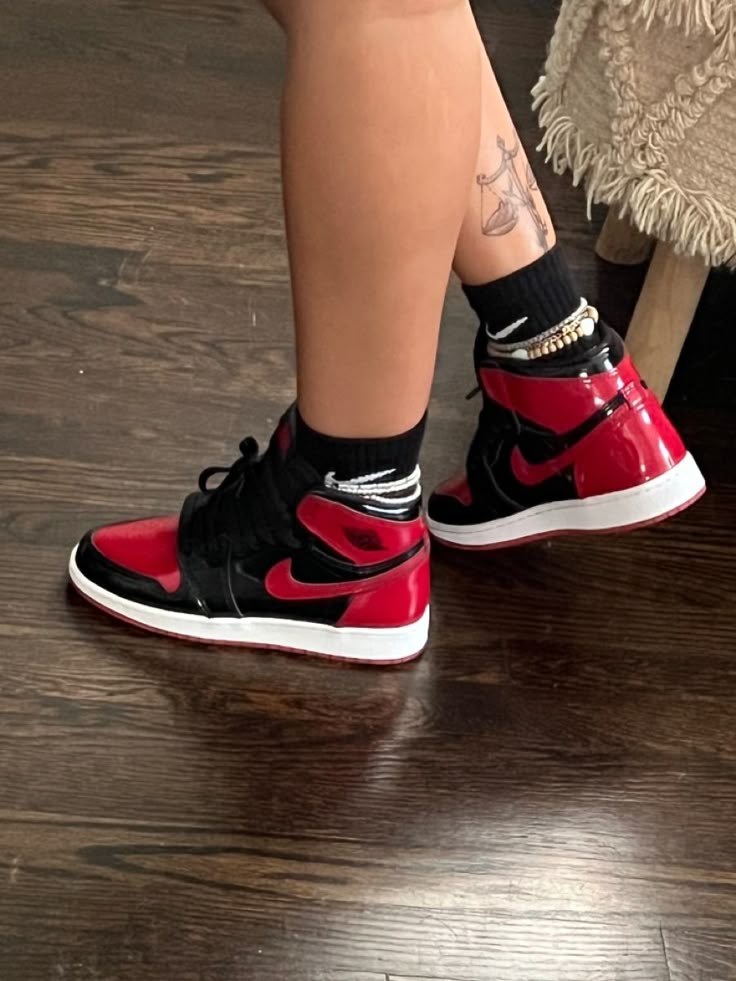 AIR JORDAN 1 HIGH PATENT BRED U.A