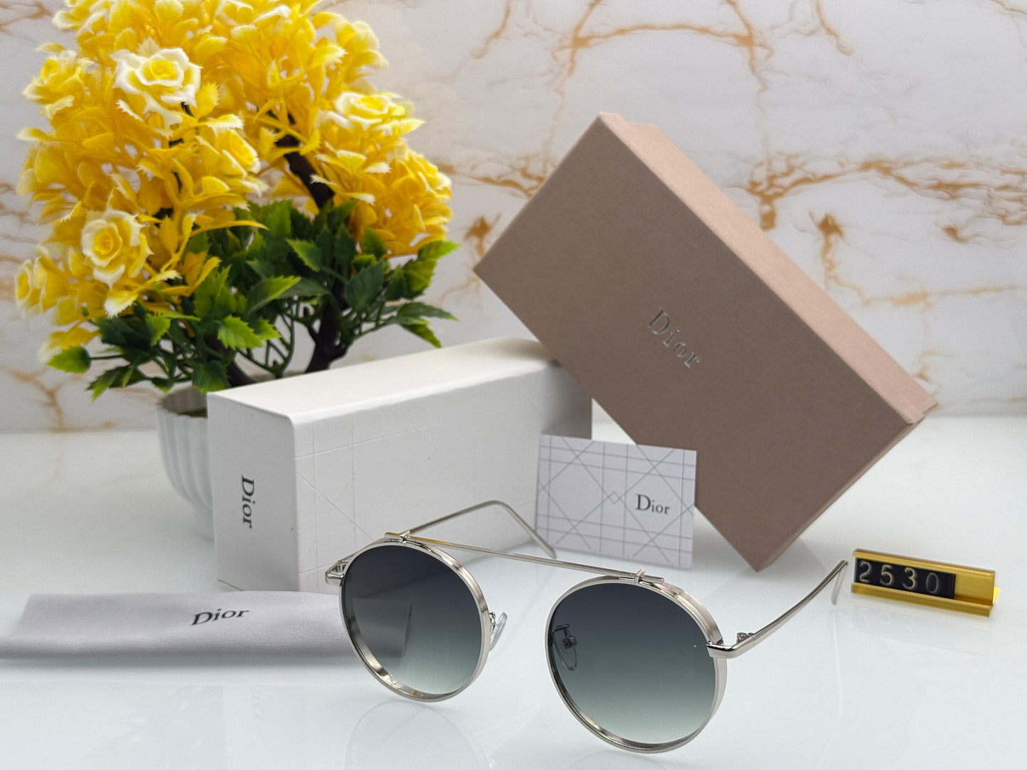 DIOR