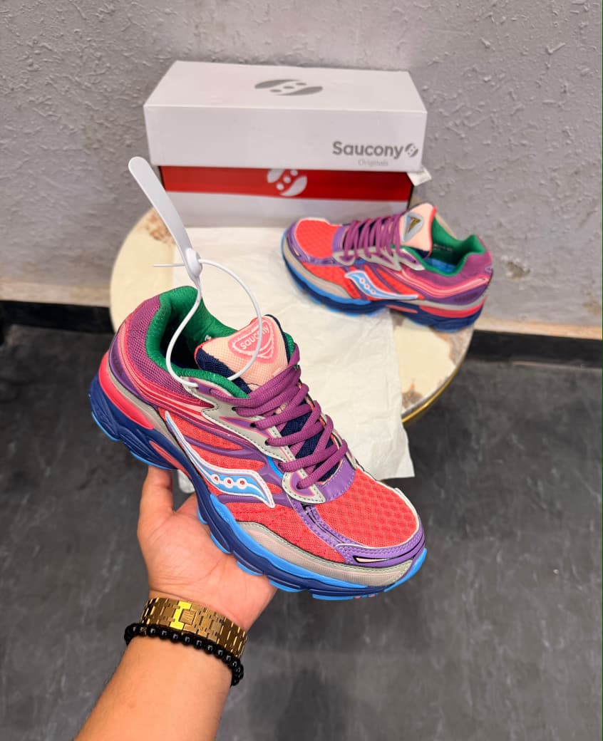 SAUCONY OMNI 9 TRAINERS