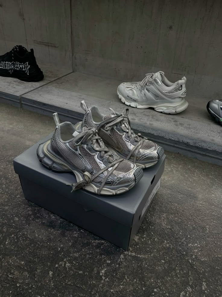 BALENCIAGA 3XL BEAST MODE GREY