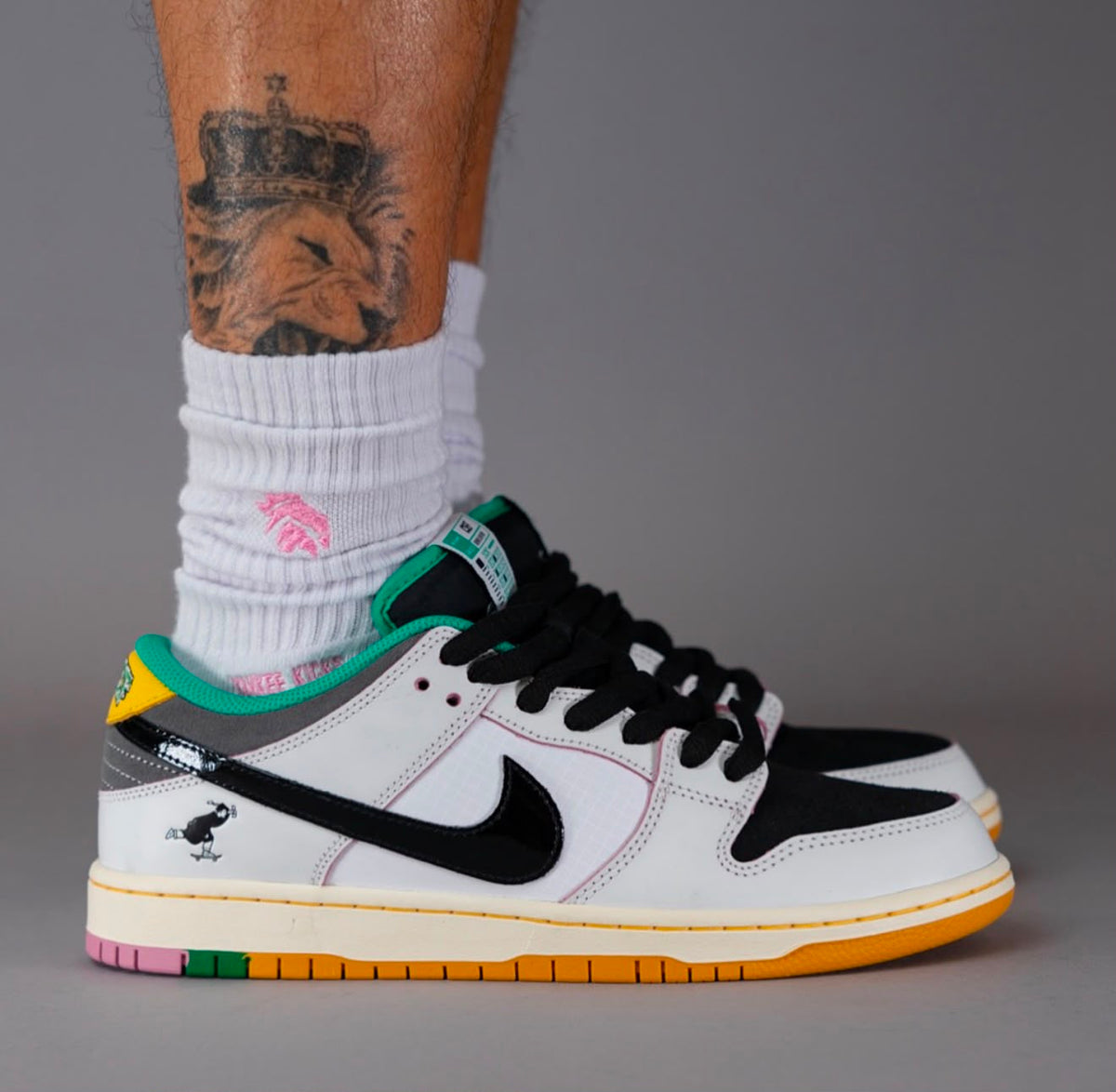 NIKE SB DUNK LOW PRO X CSEF WHITE AND BLACK