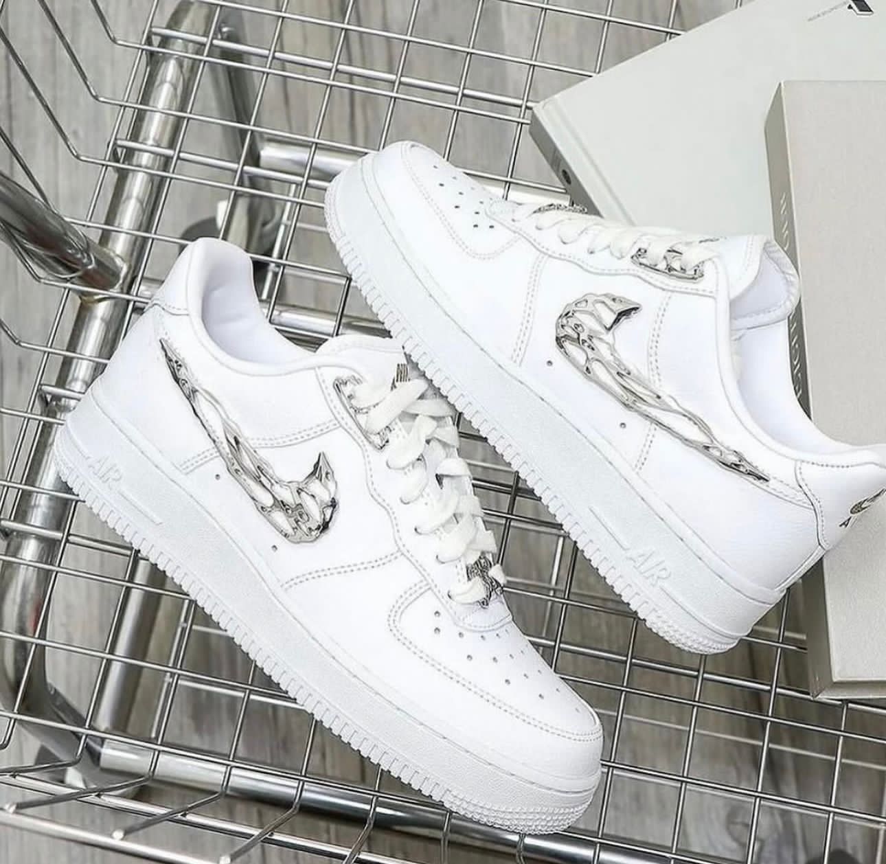 NIKE AIRFORCE 1 MOLTEN METAL