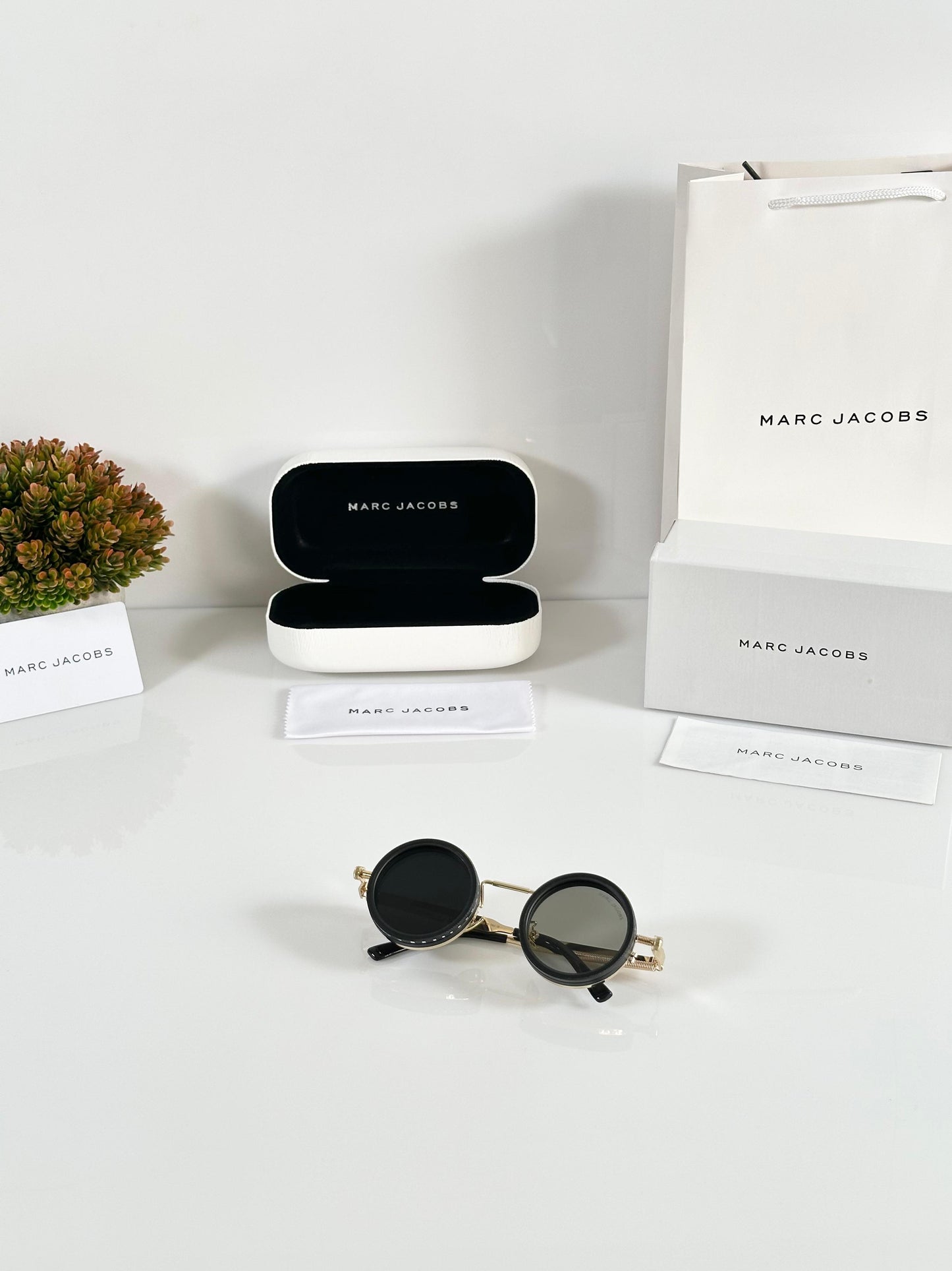 MARC JACOBS SUNGLASSESS