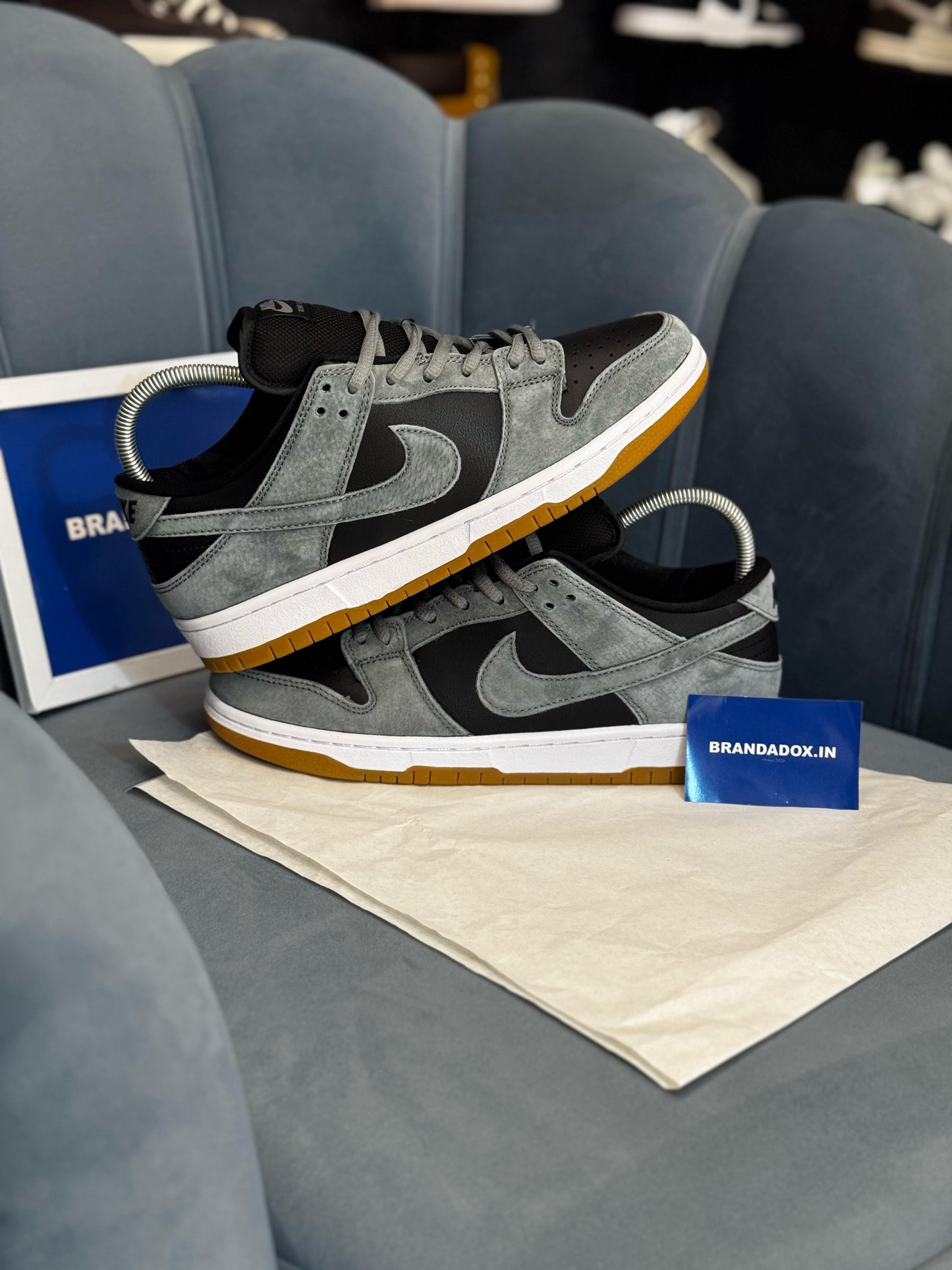 NIKE SB DUNK LOW SMOKE GRAY